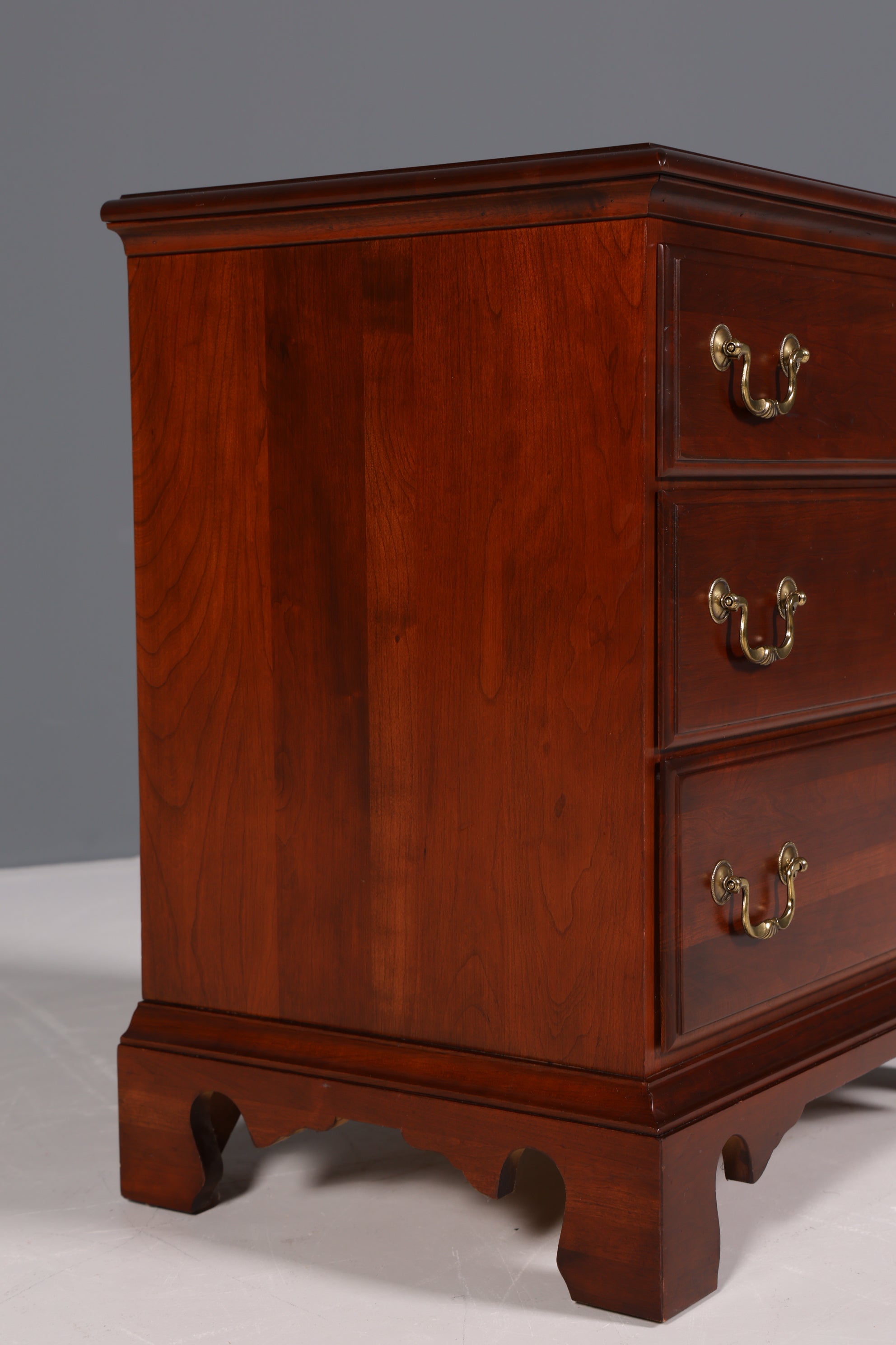 Edle Original Englische "Durham" Kommode echt Holz UK Nachttisch