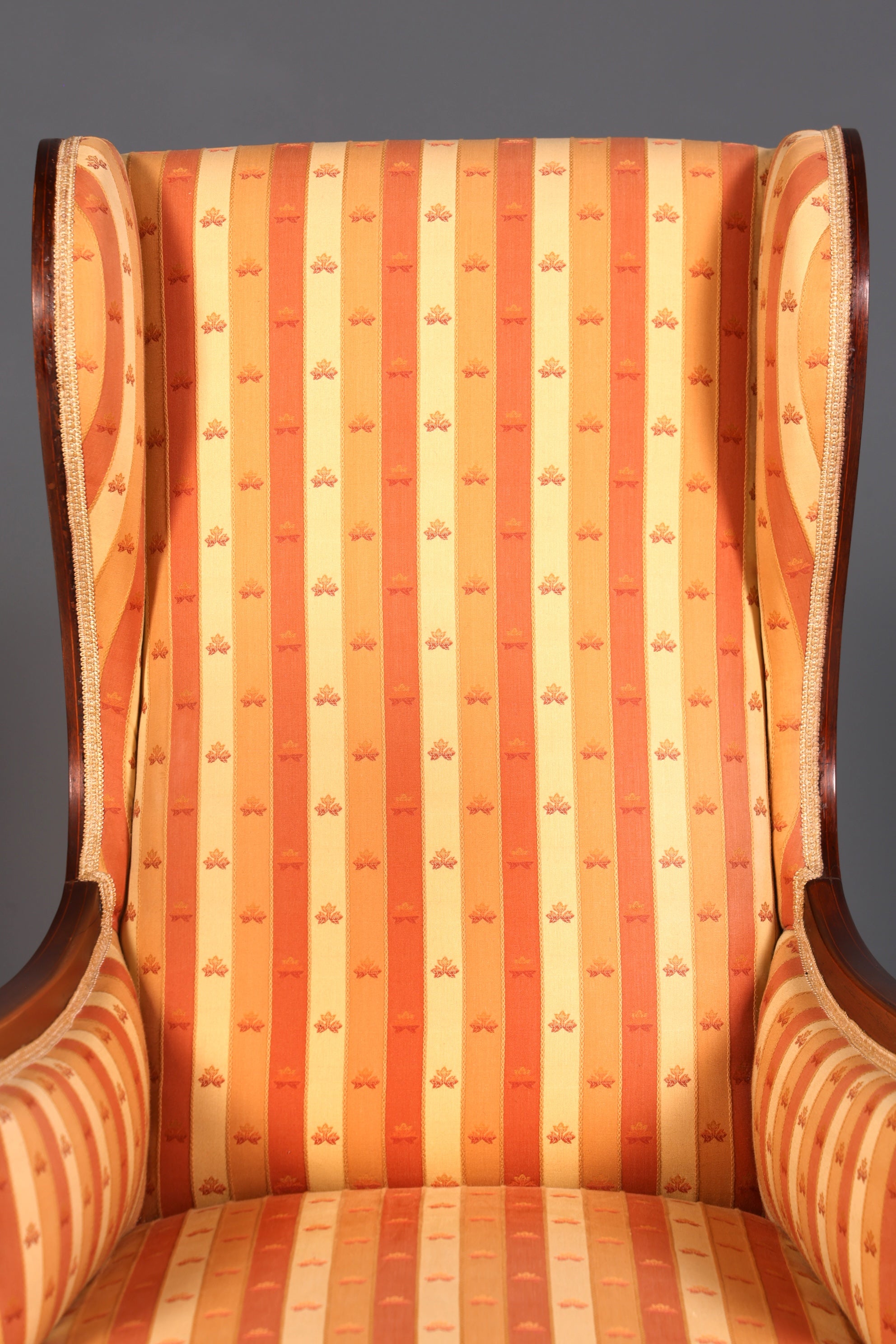 G013 Finish Ohrenbackensessel Biedermeier Englisch