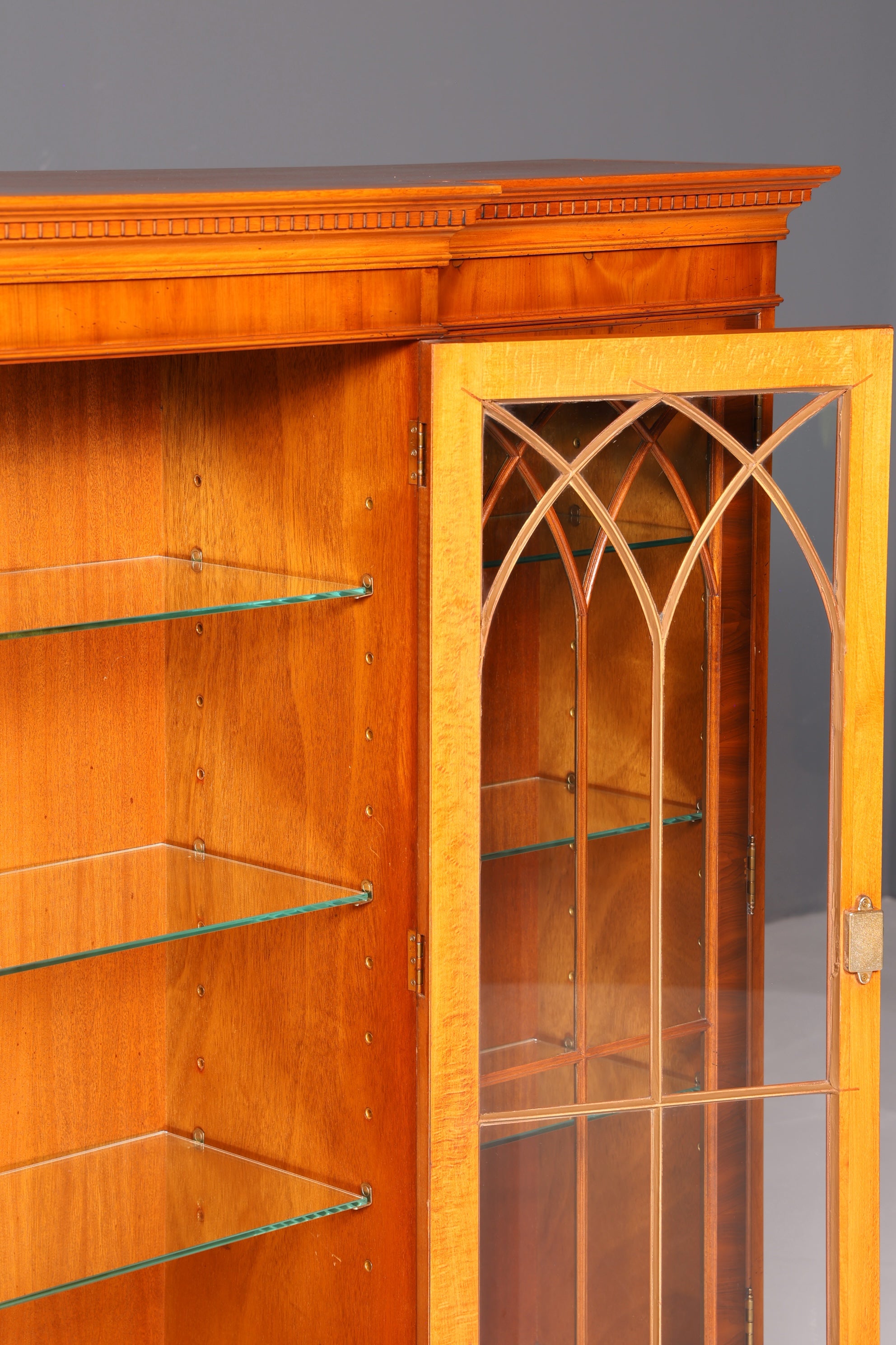 Wunderschöner Englischer Vitrinenschrank Bücherschrank Bibliothek Vitrine Glasvitrine 60er Mid Century Geschirrschrank Highboard