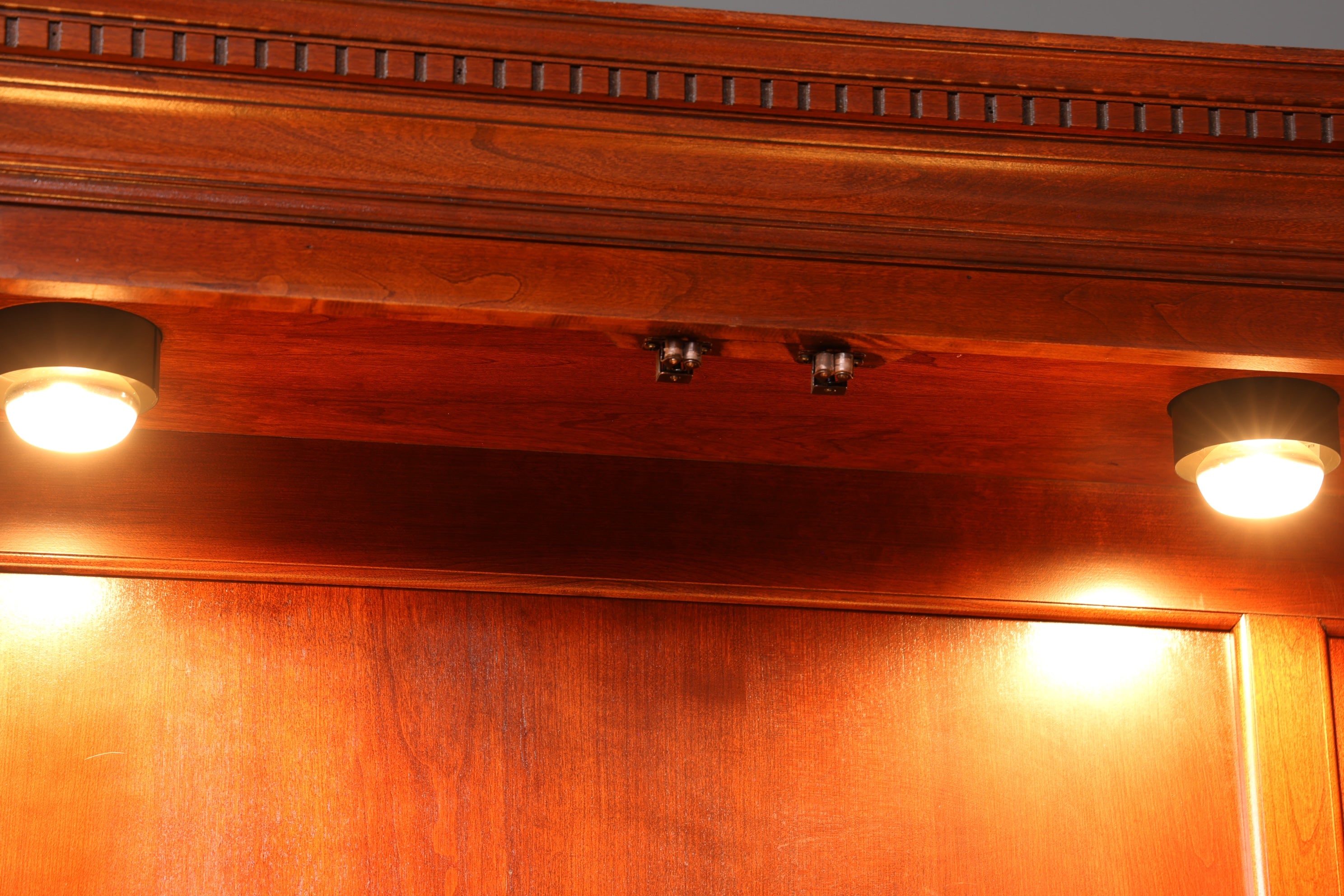 Stilvolle Original Pennsylvania House Vitrine Bücherschrank USA Schrank Buffet Schrank Regal
