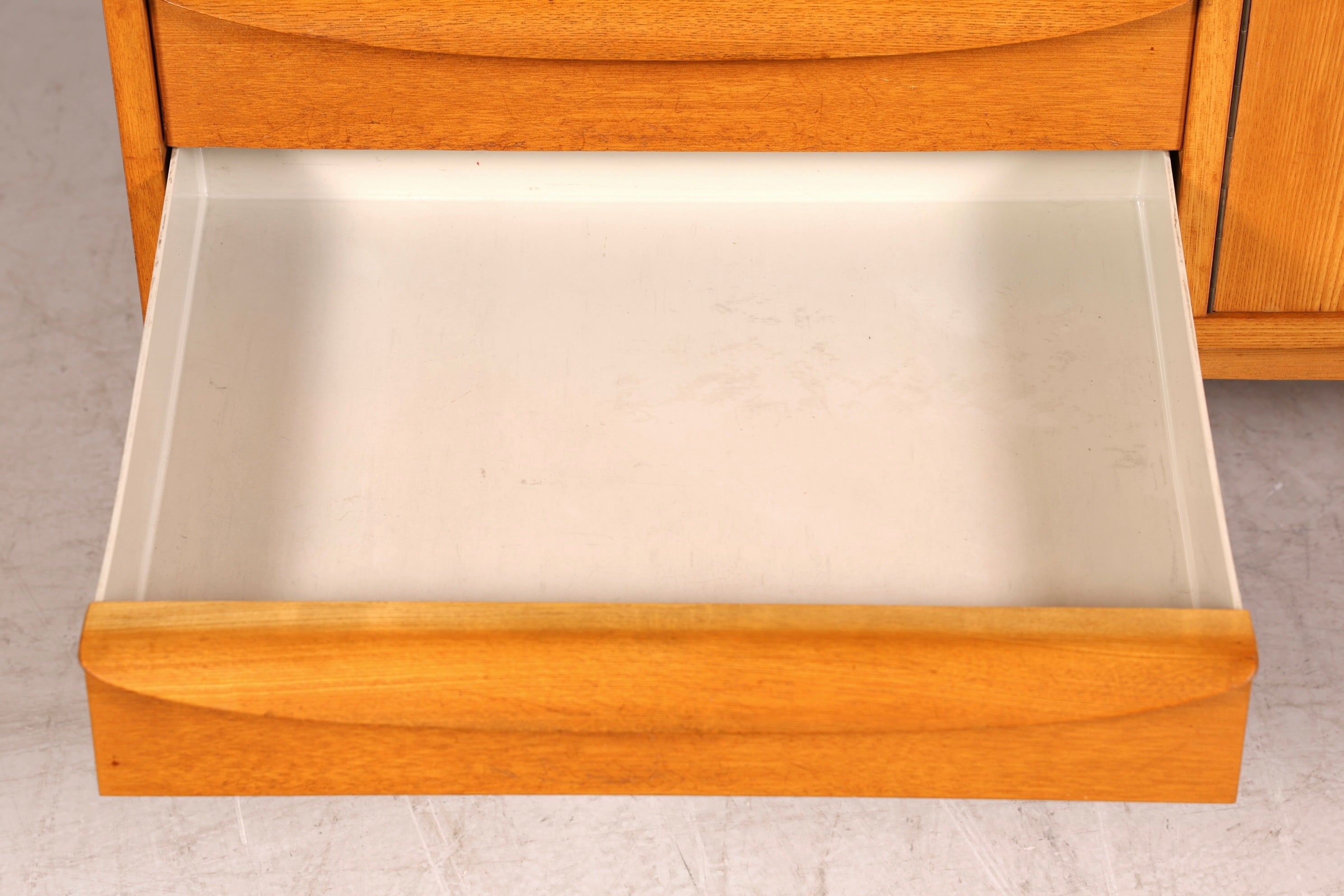 G246 Finish Traumhafter Mid Century Highboard Retro Vitrine 60er Jahre Schrank Kommode (Kopie)