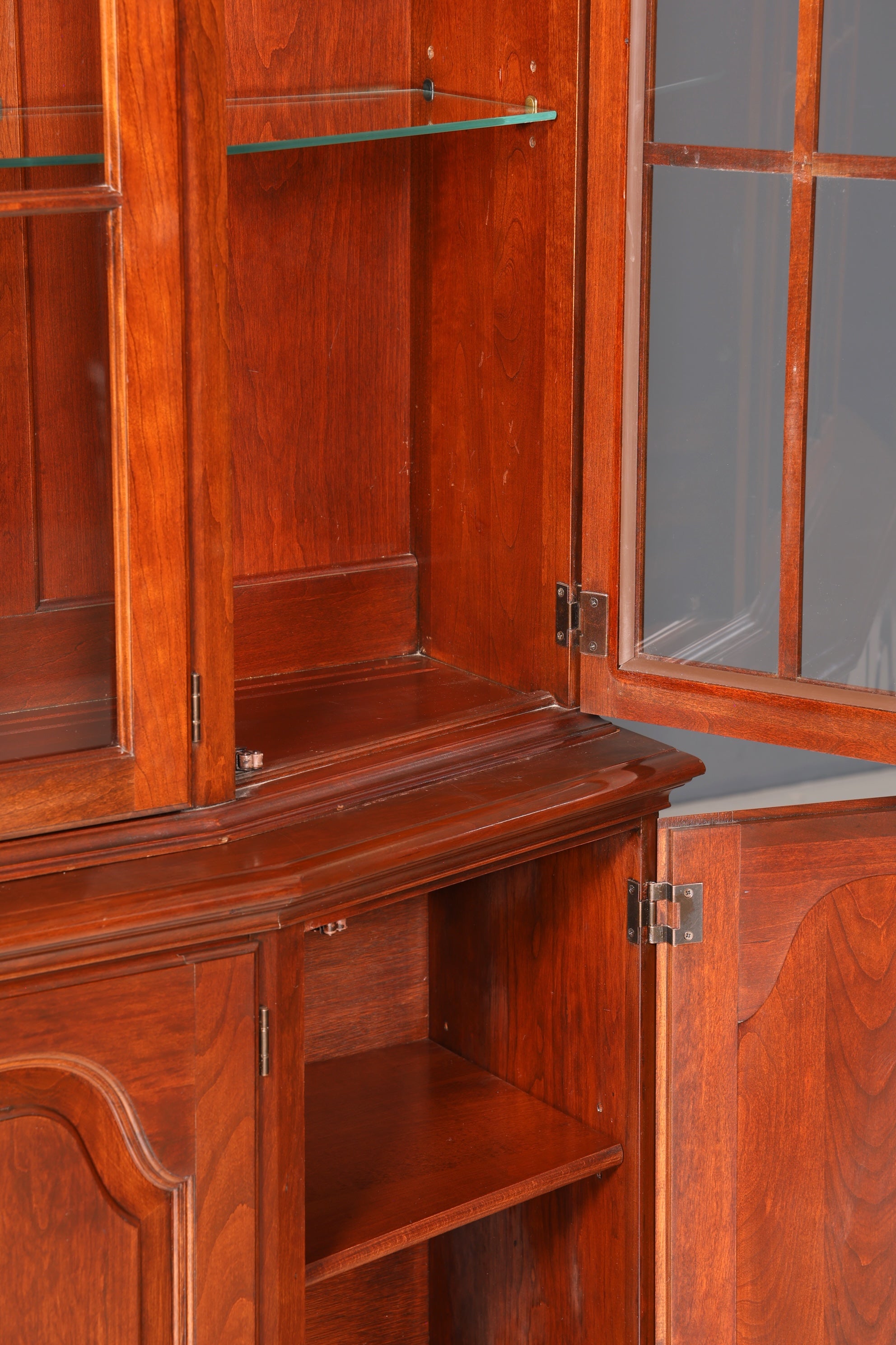 Stilvolle Original Pennsylvania House Vitrine Bücherschrank USA Schrank Buffet Schrank Regal