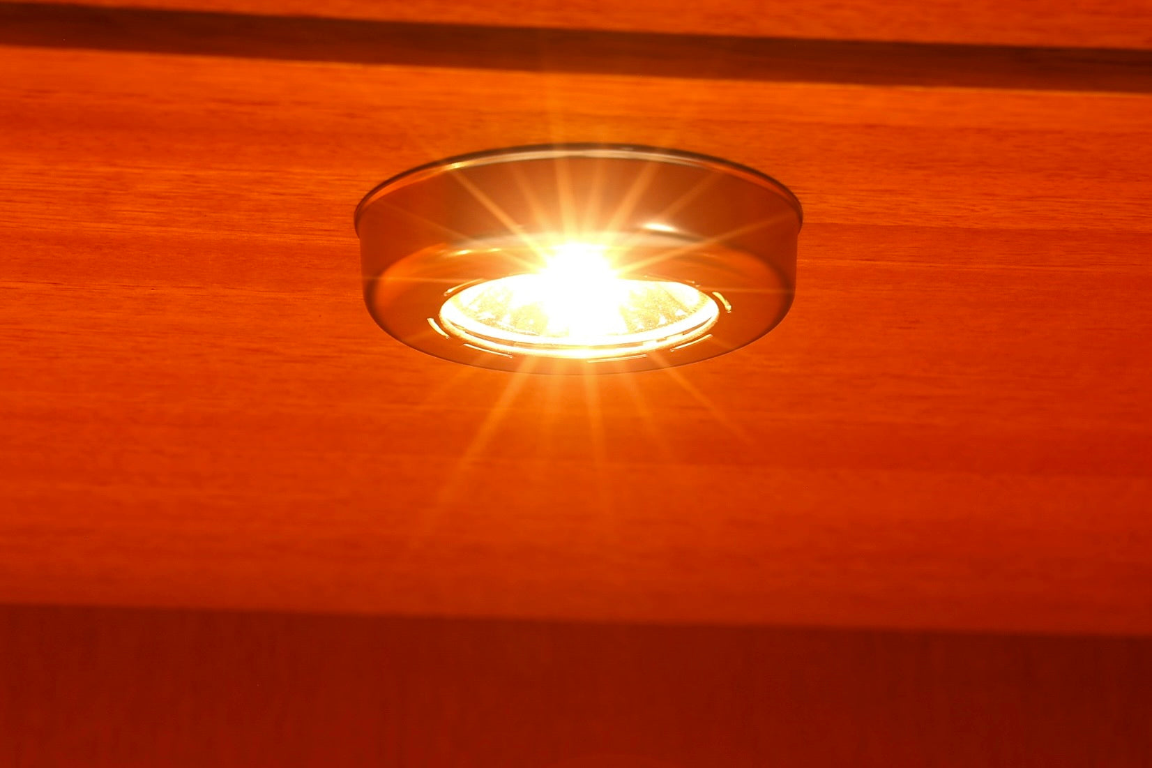 Wunderschöne Original Heldense Vitrine Englische Eibe Bücherschrank Antik Stil Glasvitrine