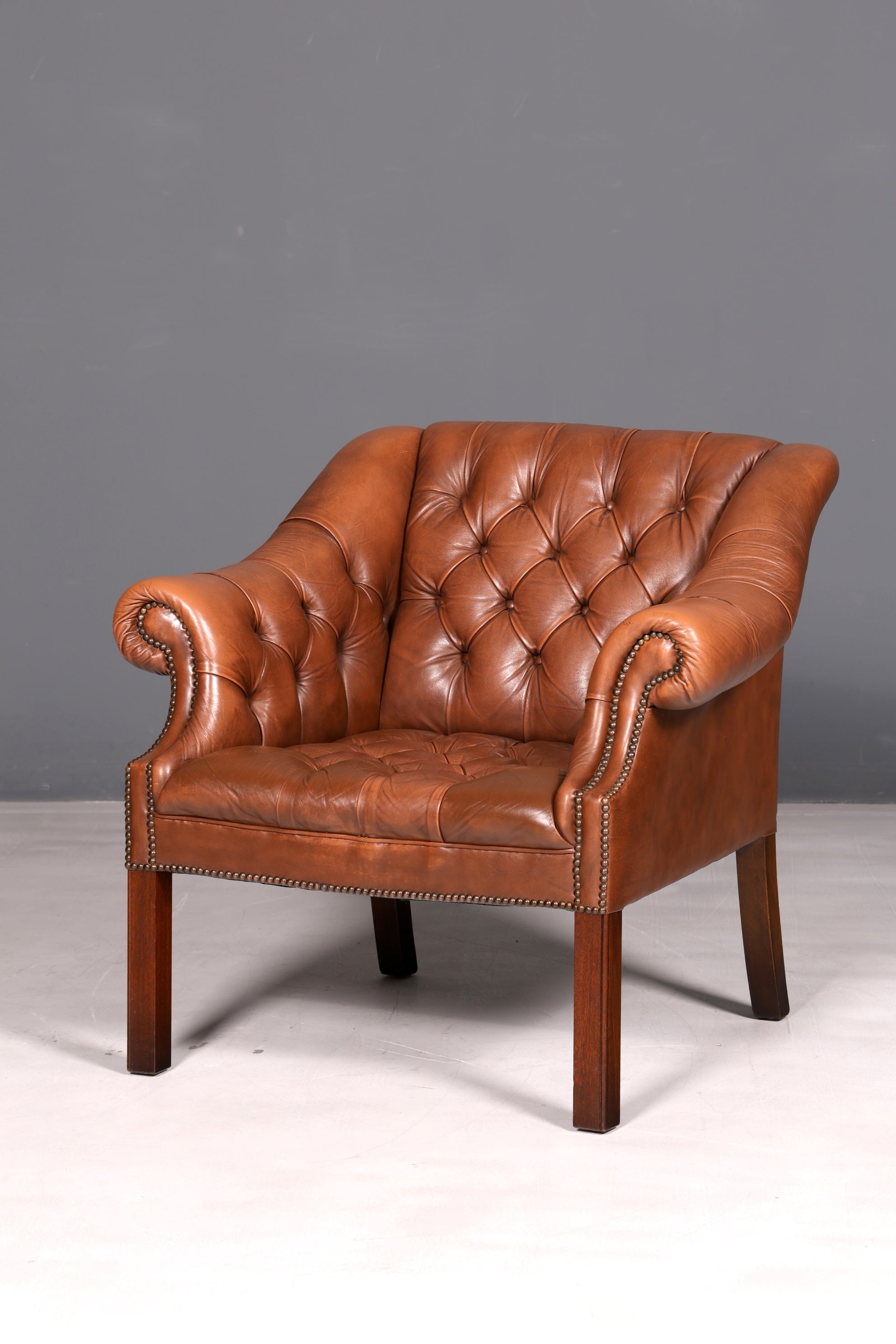 Elegant Chesterfield armchair club chair genuine brown leather English leather armchair