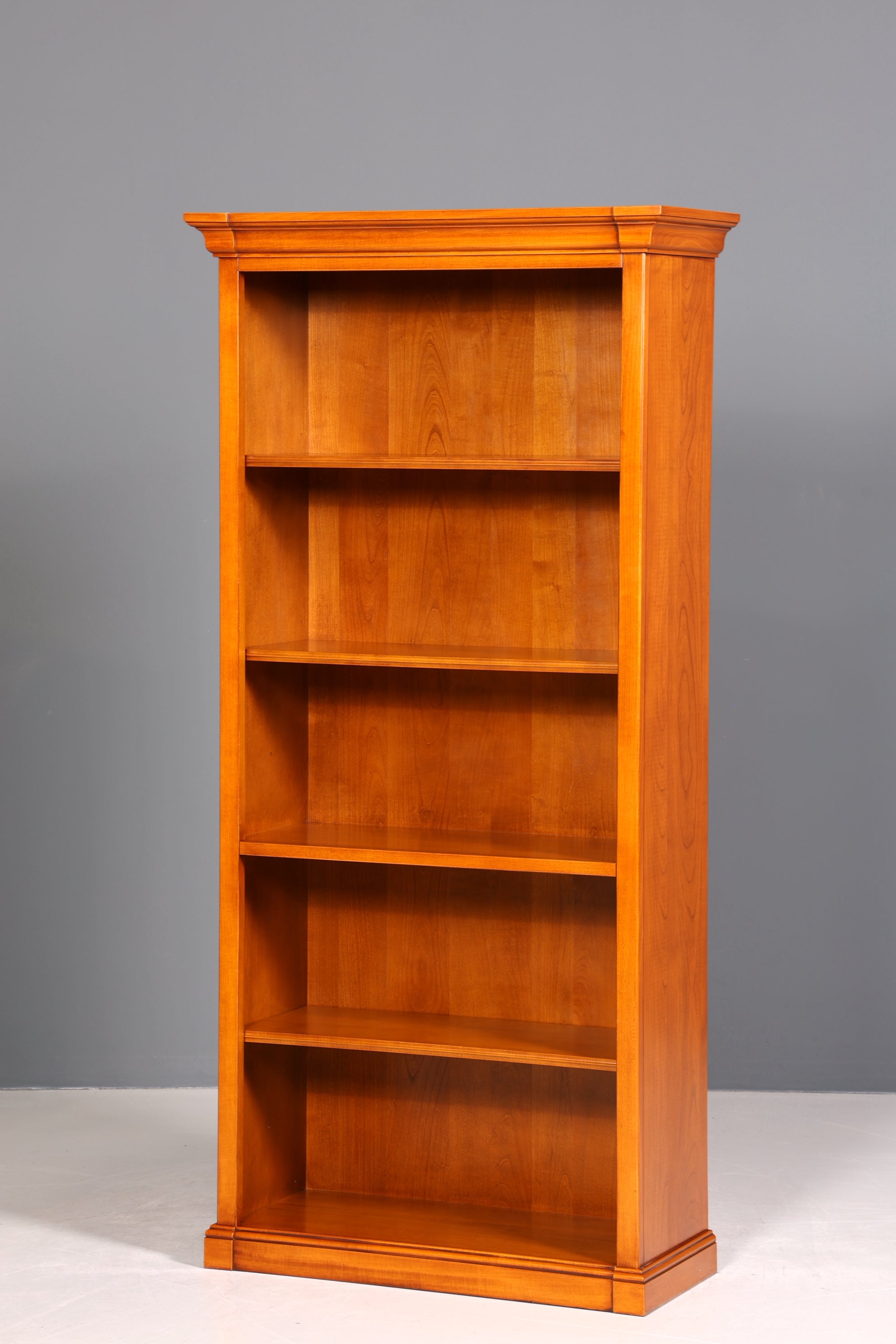 Traumhaftes Original Selva Bücherregal Antik Stil massiv Holz Regal Schrank Bibliothek