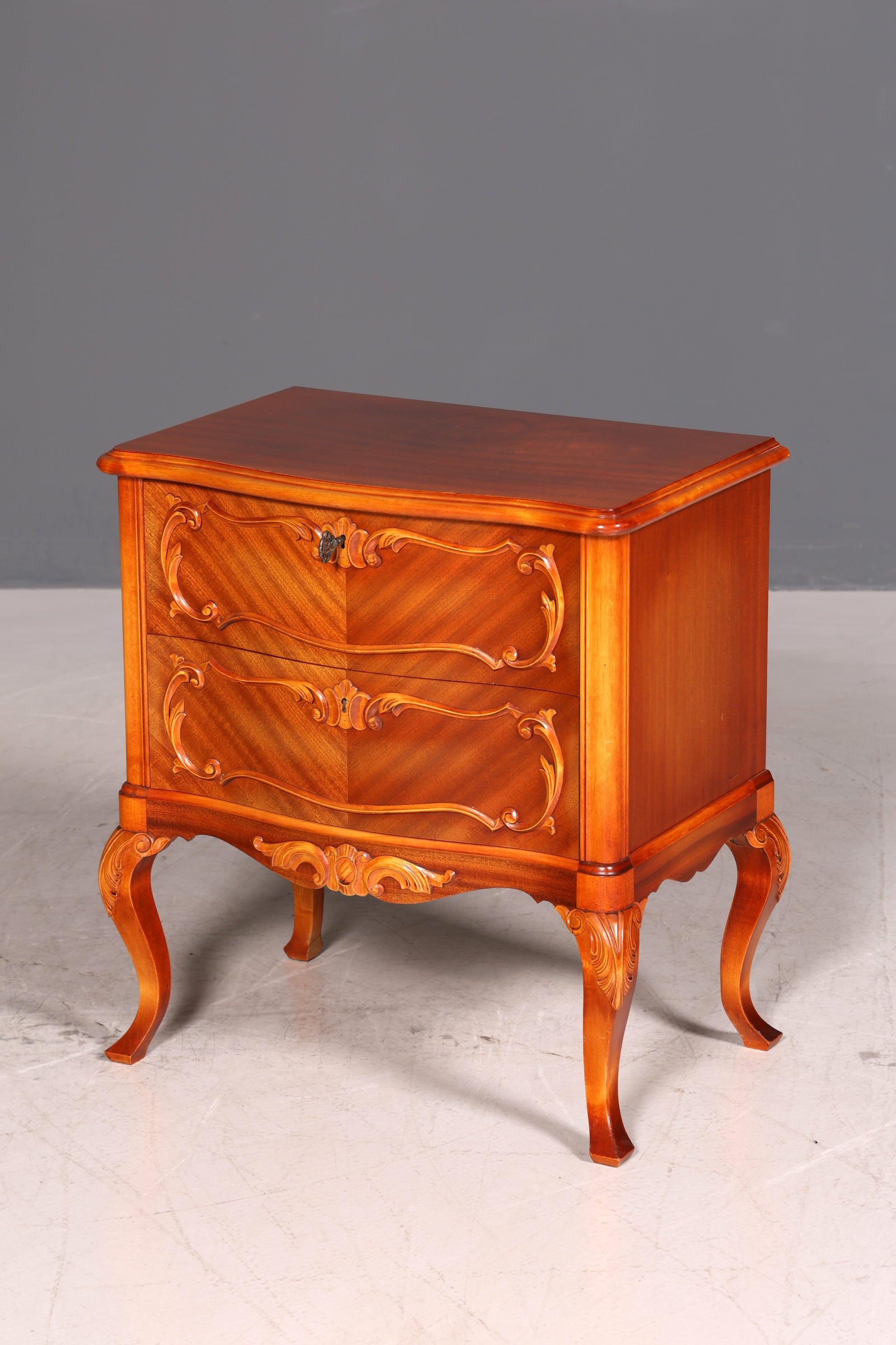 G676 Finish Wunderschöne Chippendale Kommode Barock Stil Nachttisch echt Holz Beistelltisch Ablagetisch (Kopie)