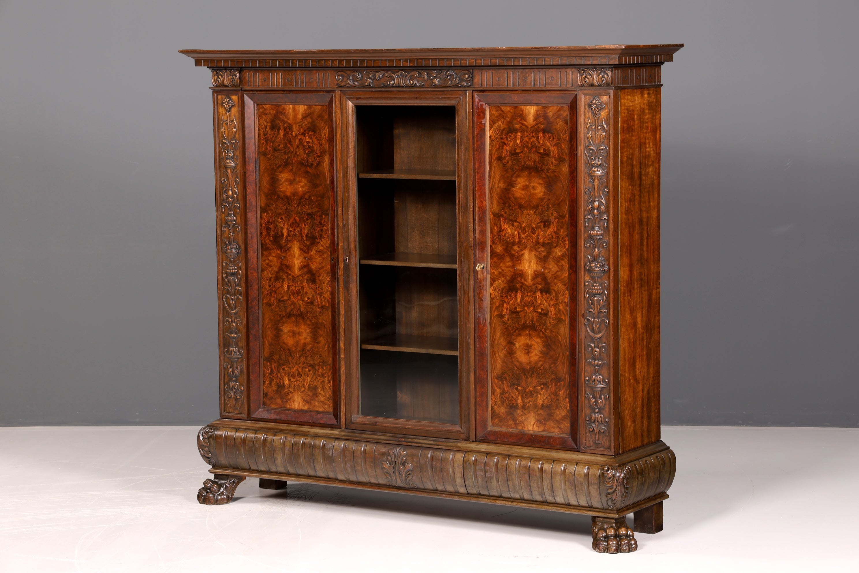 Beeindruckender Neorenaissance Bücherschrank Gründerzeit Vitrine Herrenzimmer Buffet Schrank Antik Massivholz