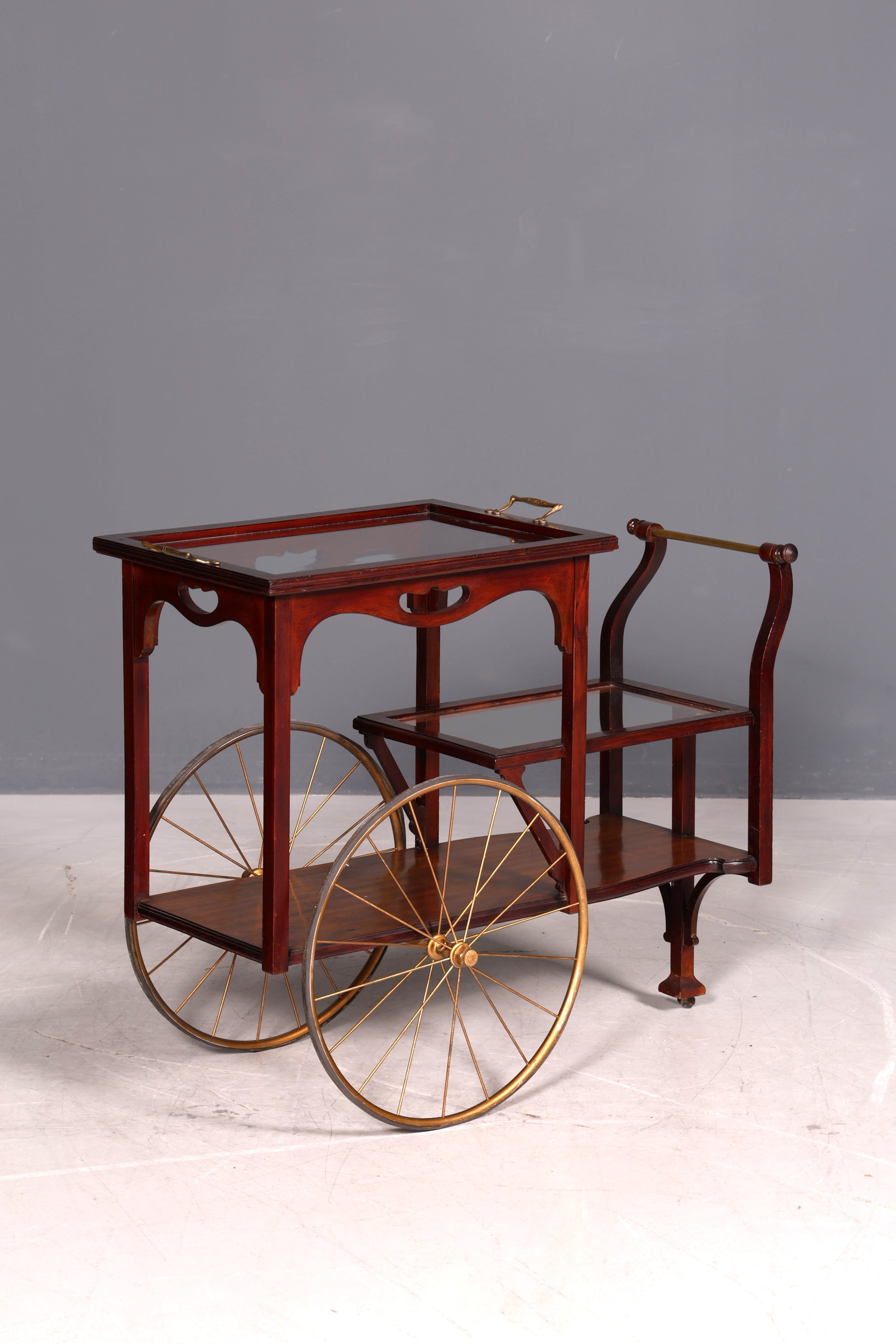 Wunderschöner filigraner Jugendstil Servierwagen Antik Glas Barwagen Teewagen um 1910