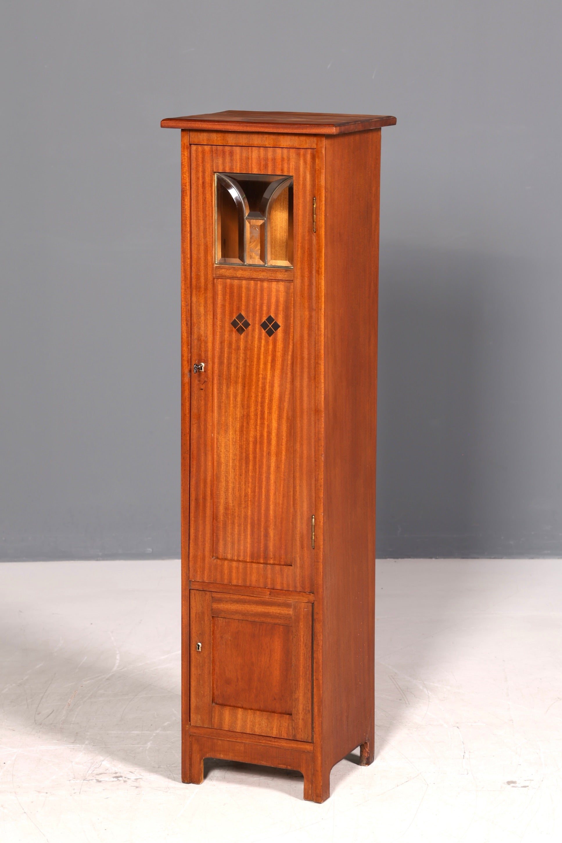 Prachtvolle Jugendstil Vitrine Antiker Bücherschrank Eiche Schrank Glasvitrine Geschirrschrank