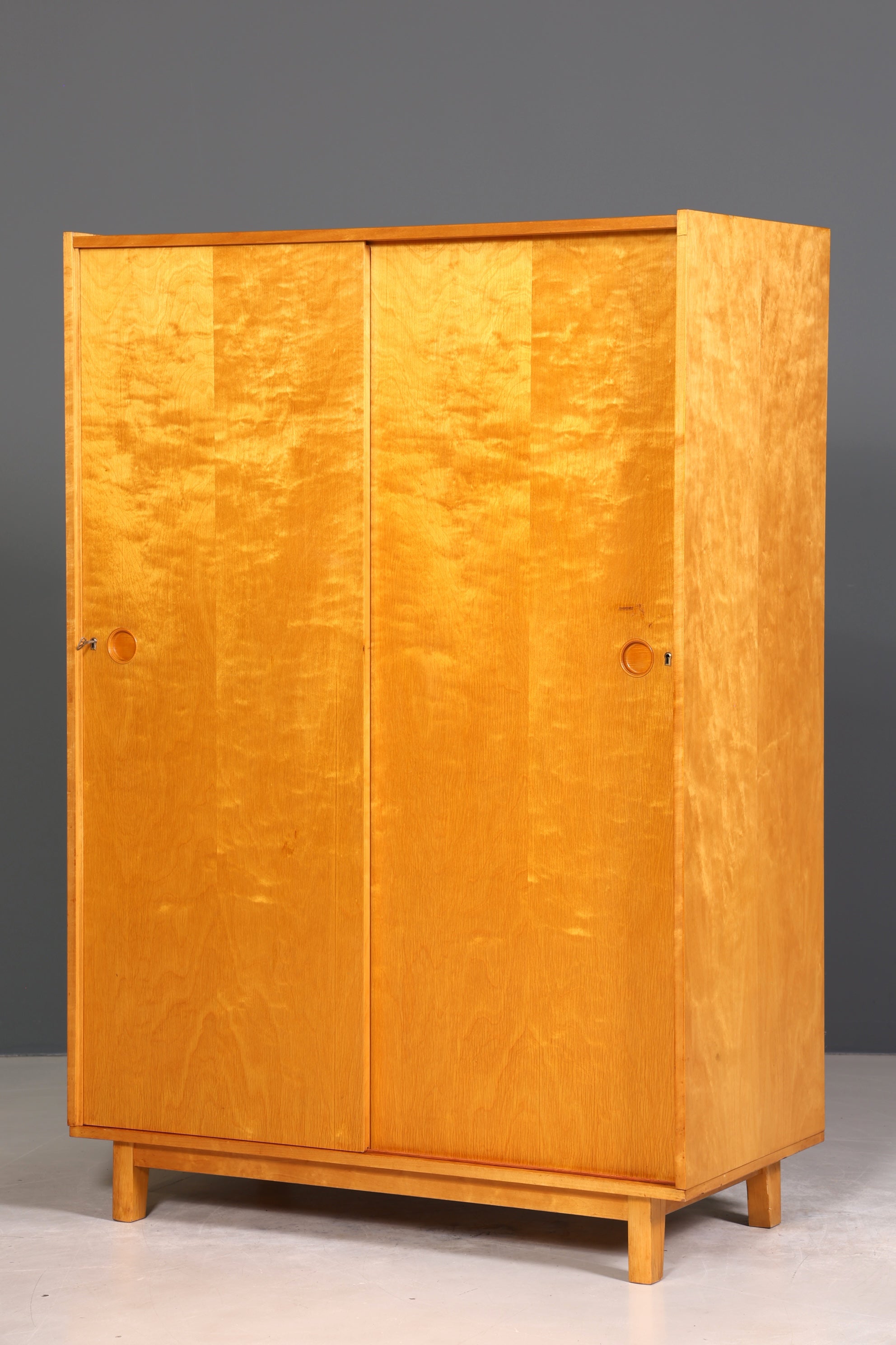 Traumhafter Mid Century Kleiderschrank Schiebetür Schrank Vintage Schrank Retro Wäscheschrank