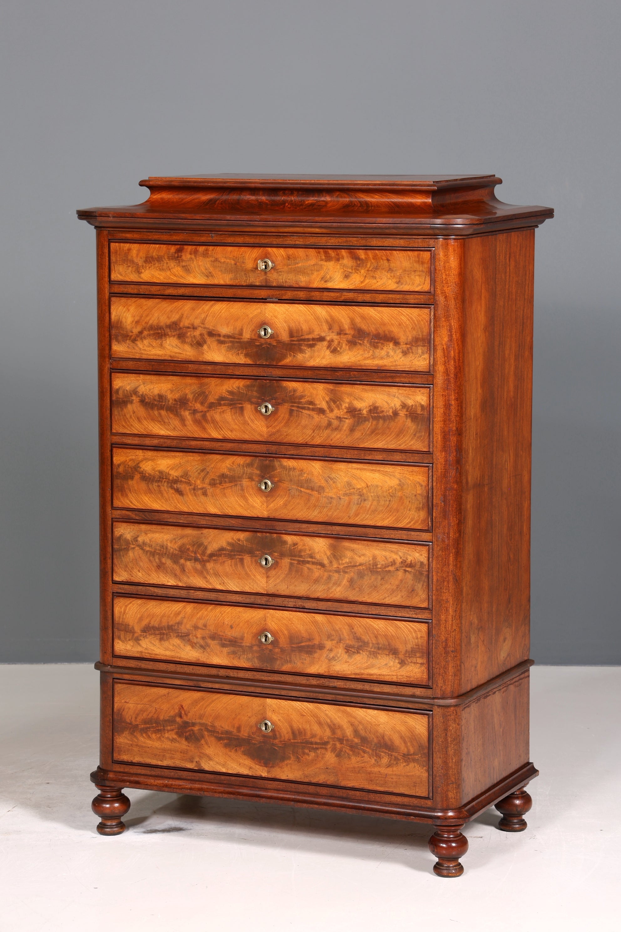 Wunderschöne Louis Philippe Chiffoniere um 1880 Gründerzeit Nussbaum Vertiko Schrank Semainier