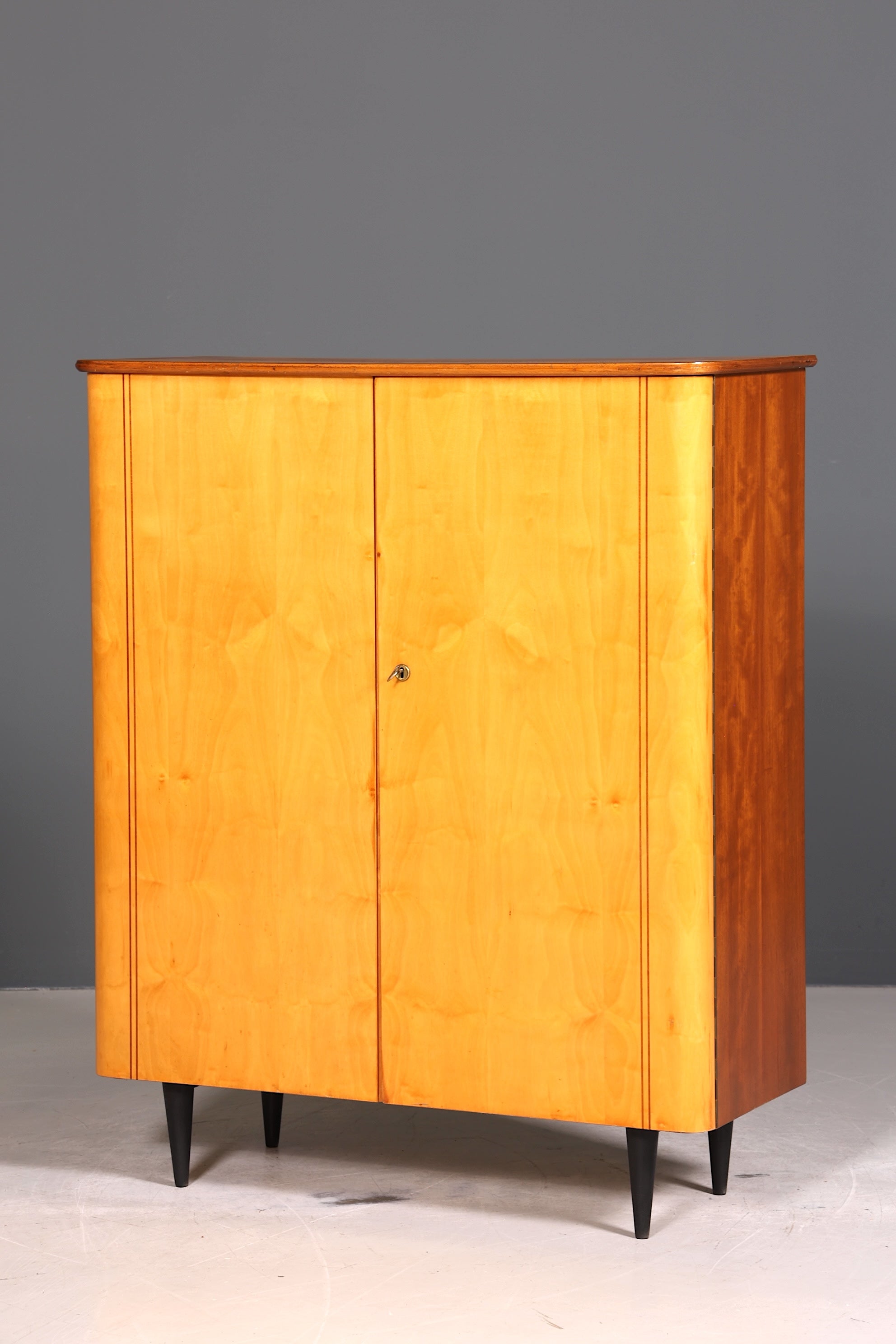 Wunderschöner Mid Century Schrank 60er Jahre Wäscheschrank Aktenschrank Kommode Kleiderschrank