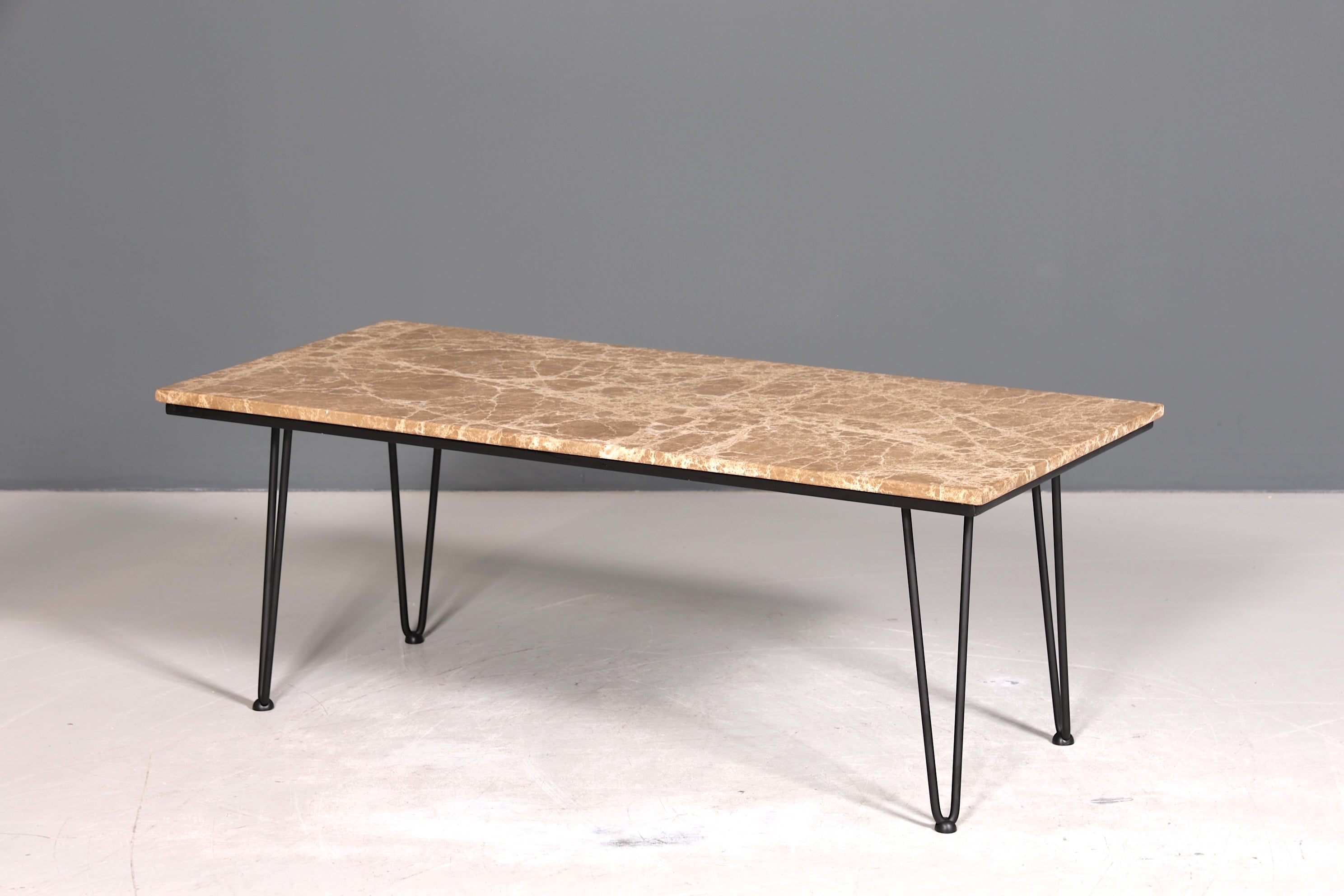 Wunderschöner Couchtisch mit Marmorplatte Tisch mit Hairpin Legs Ablagetisch