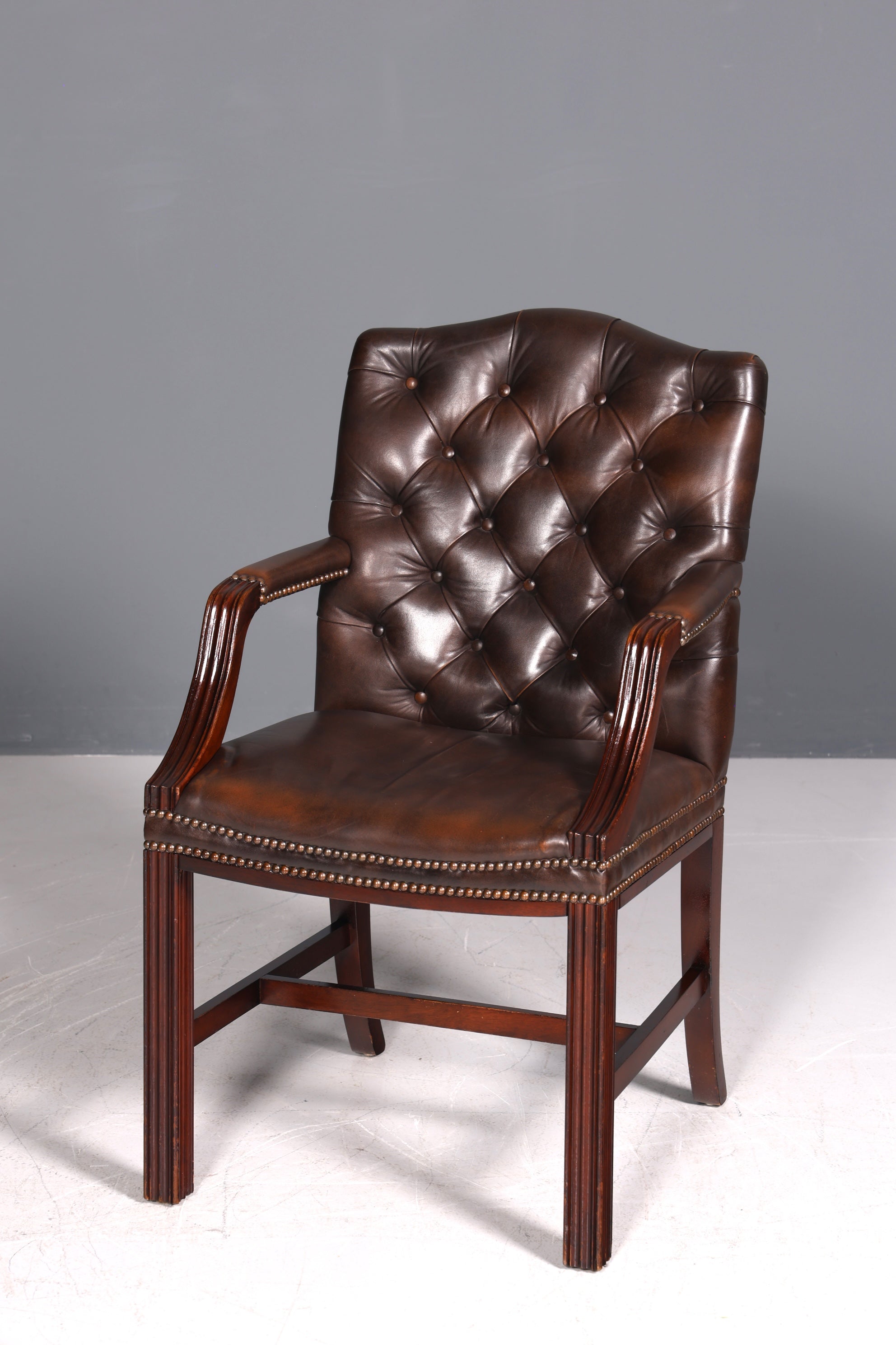 Stilvoller Original Chesterfield Stuhl Englischer Armlehnstuhl Englisch Sekretär Stuhl echt Leder Bürostuhl