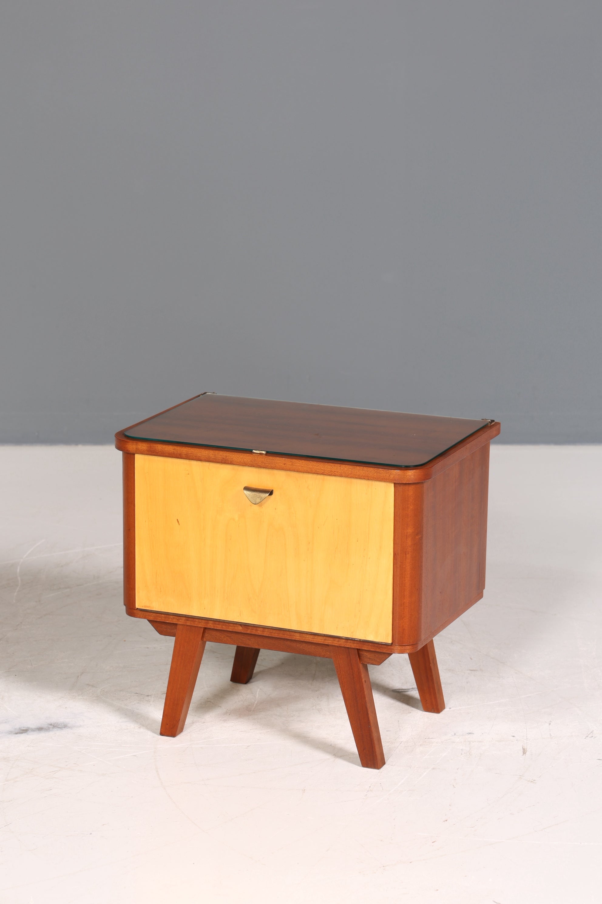 Wunderschöne Mid Century Kommode Vintage Klappschränkchen Retro Nachttisch 2 von 2