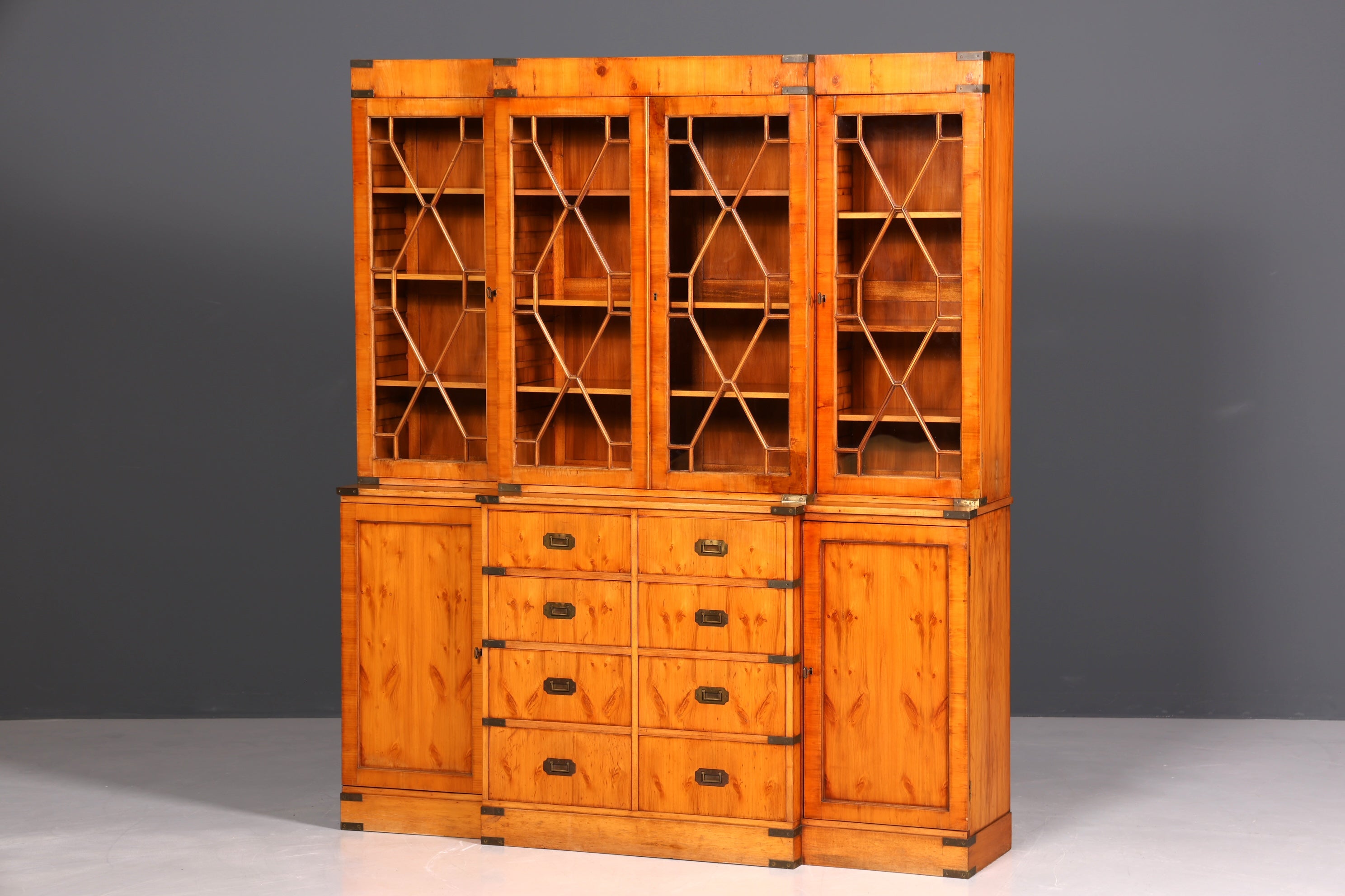 Wunderschöner Maritimer Vitrinenschrank Englischer Schrank echt Holz Bibliothek Englische Anrichte