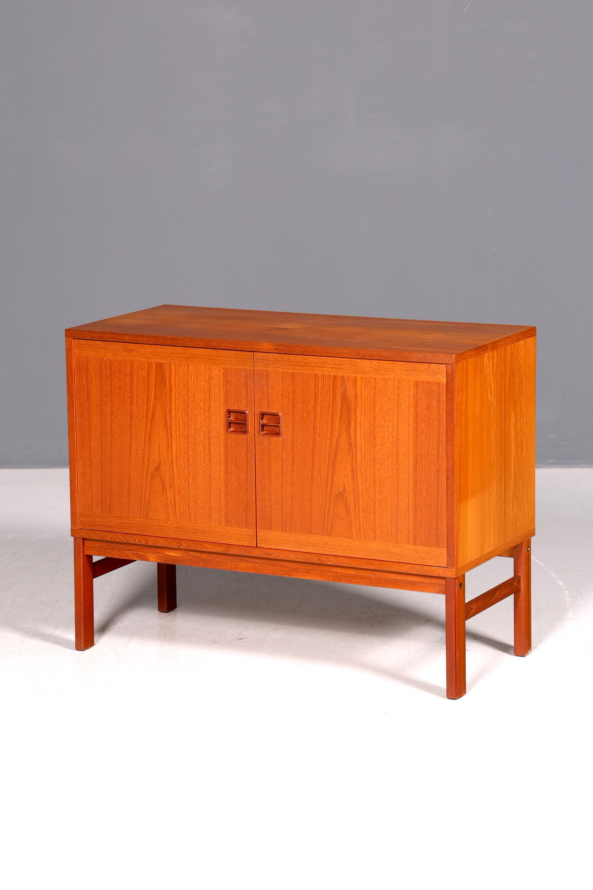 Wunderschöne Mid Century Kommode Vintage Schrank Retro Flurkommode 60s Sideboard Regal Designklassiker
