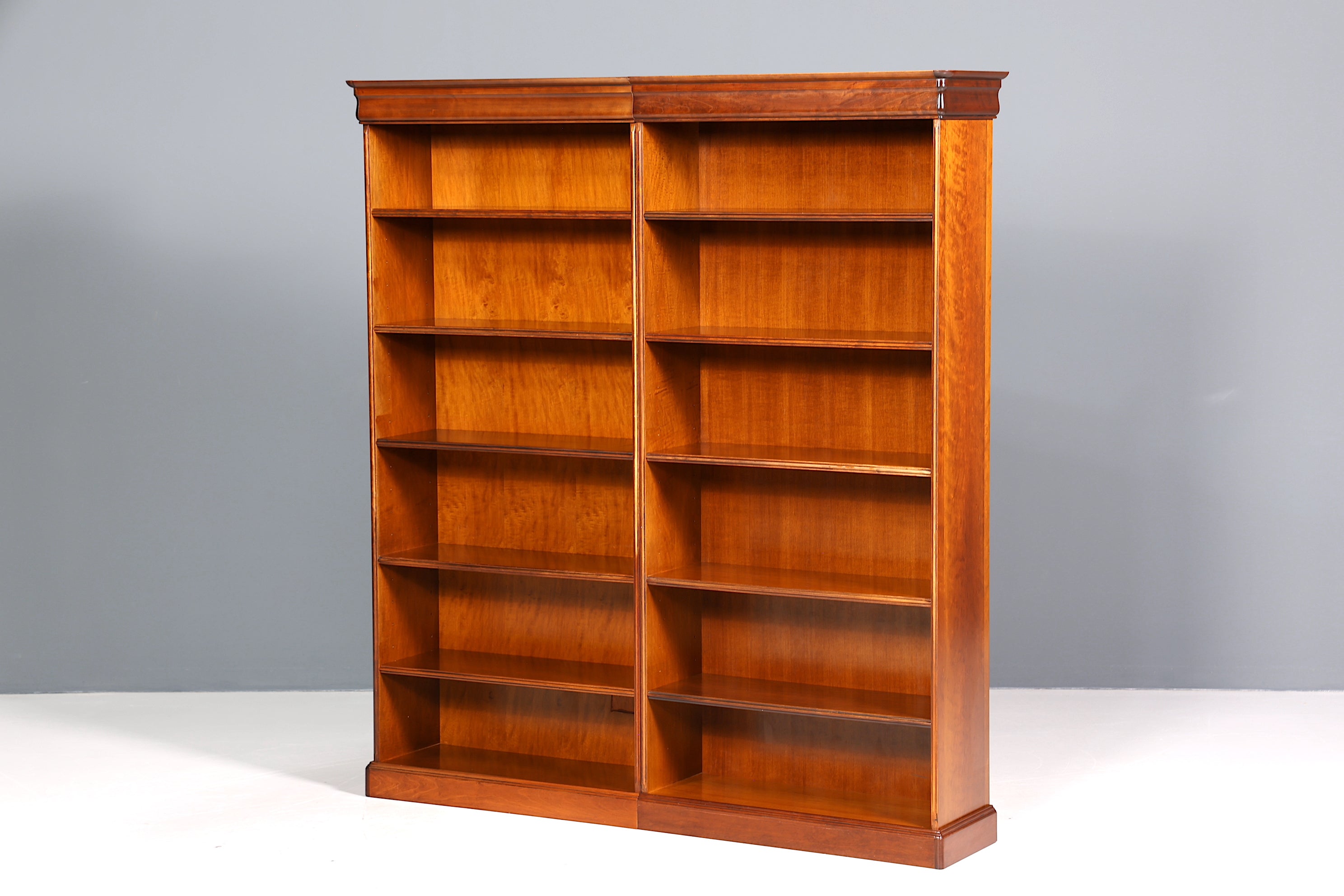 Wunderschönes Original XXL Grange Bücherregal Antik Regal Made in France Bookshelf Buchablage 60s