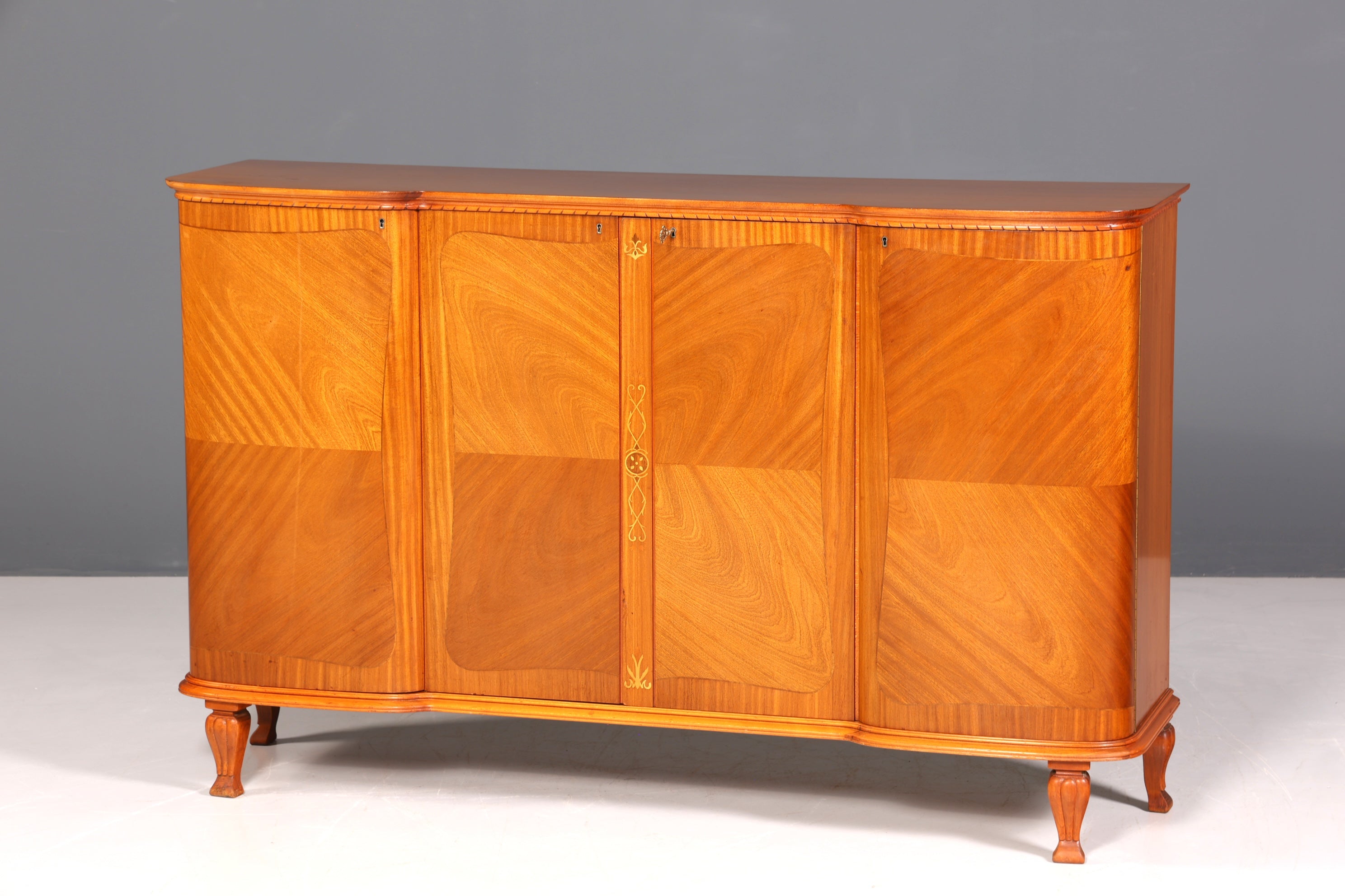 F859 Finish cm Wunderschöne Art Deco Vitrine Nussbaum Vitrine massiv Holz Antik Schrank