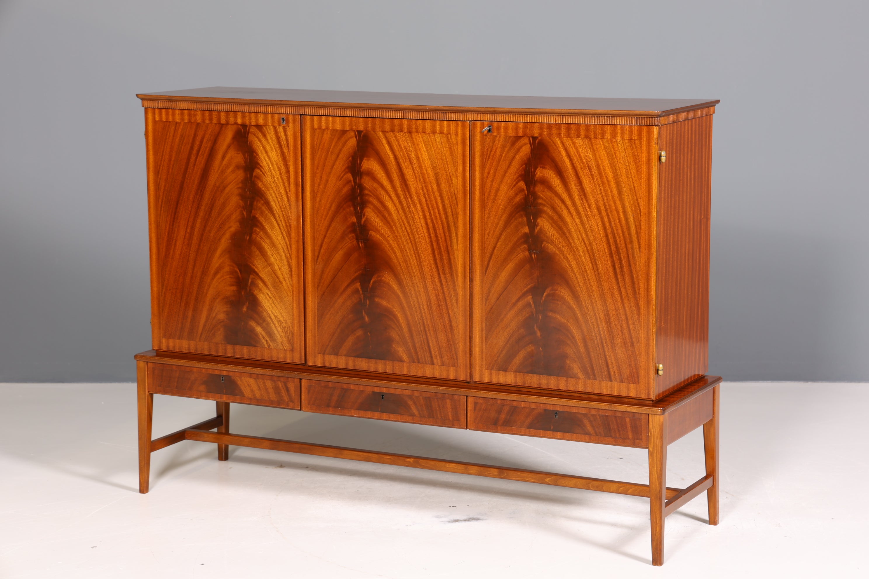 Stilvolles Mid Century Highboard Englisch Vintage Vertiko Wäsche Schrank Büro Kommode 60s