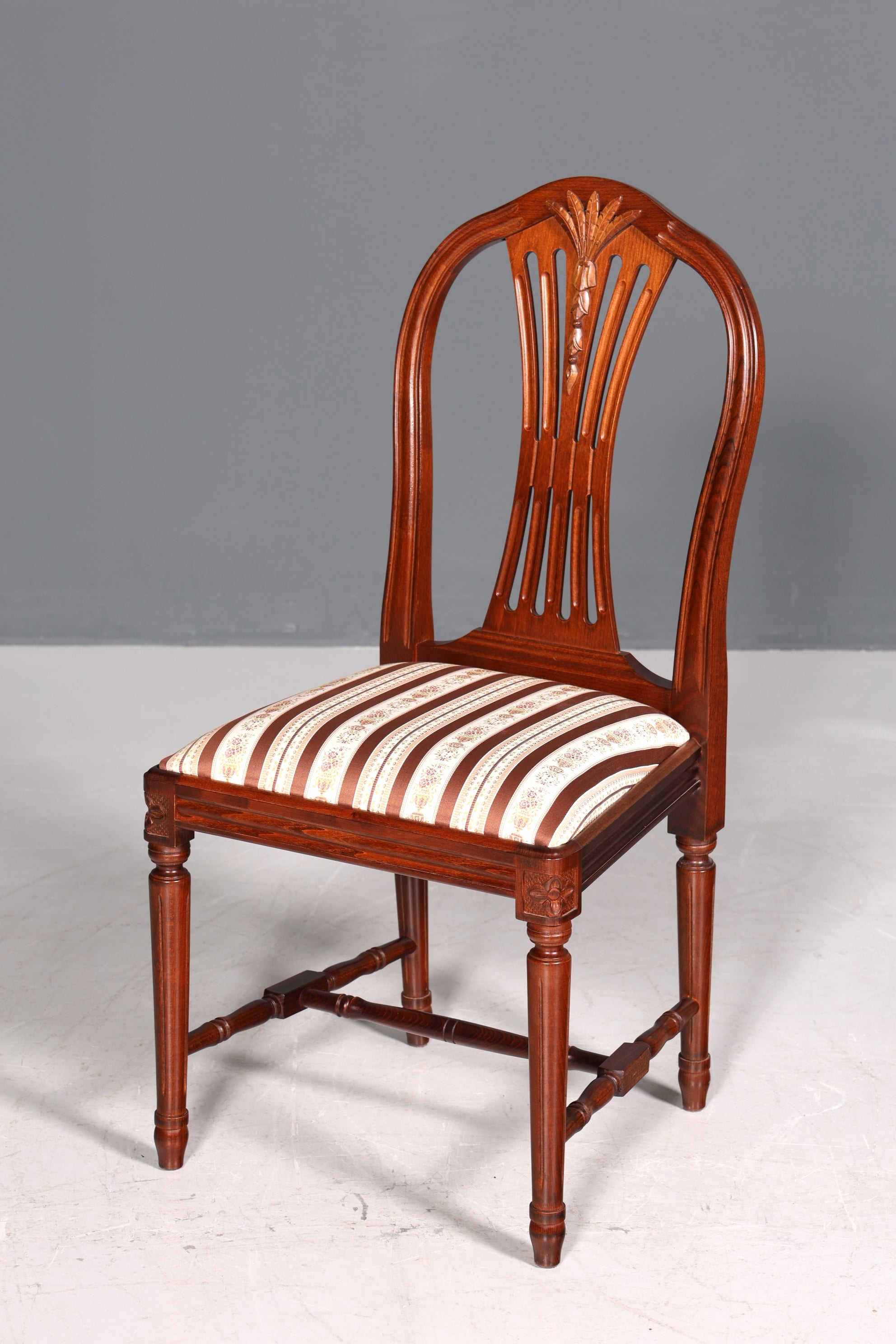 Traumhafter Stuhl im Gustavianischem Stil Englisch Küchenstuhl Antik Stil Sekretär Stuhl