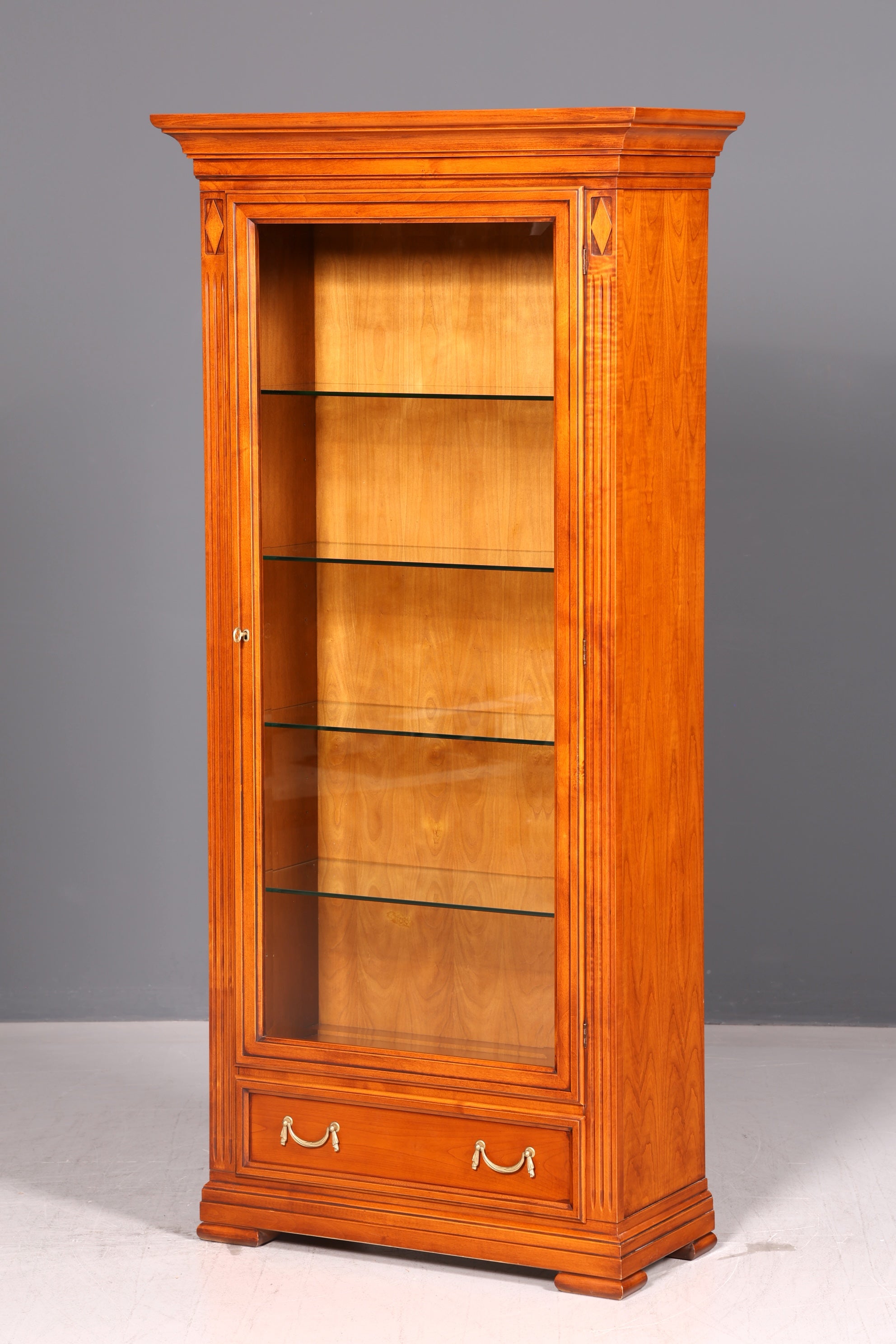 Traumhafte Original Selva Vitrine Villa Borghese Antik Stil Glasvitrine Buffet Schrank mit Beleuchtung