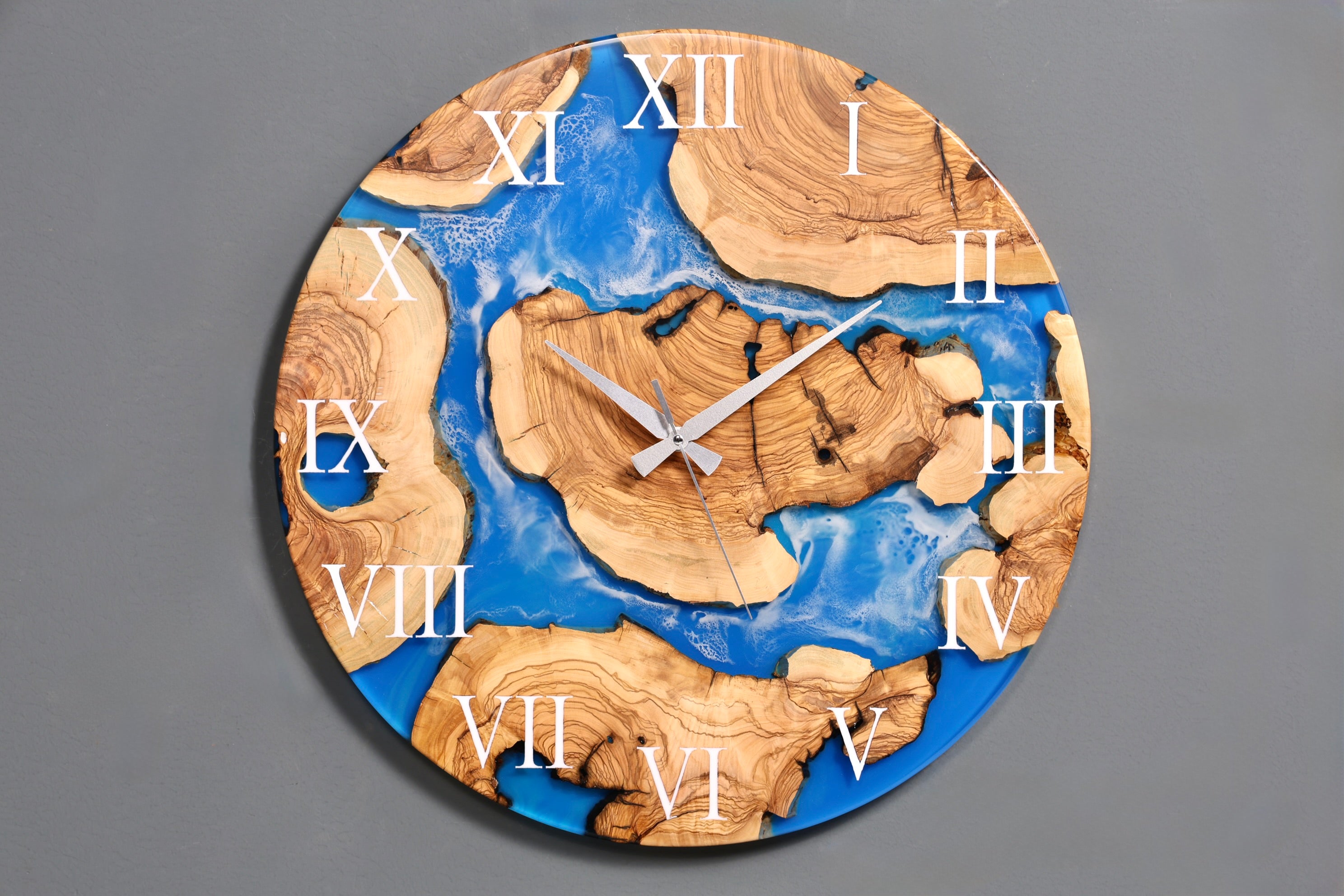 Wunderschöne Handgefertigte Epoxidharz Wanduhr Olivenbaum Blue Sea Uhr Epoxy Analog Uhr