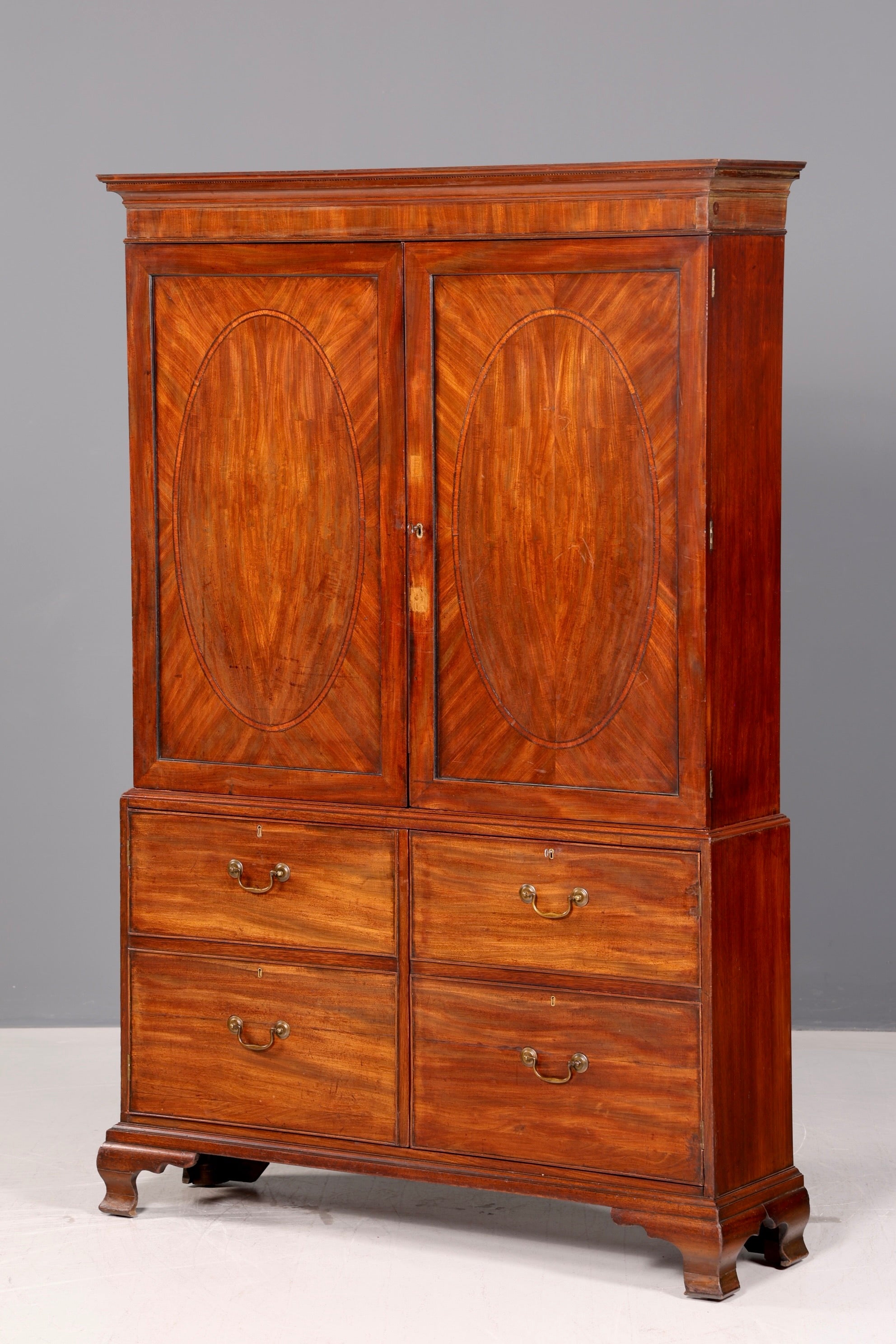 Beeindruckender Antiker Englischer Wäscheschrank Mahagoni Kleiderschrank um 1900 Dielenschrank Schrank