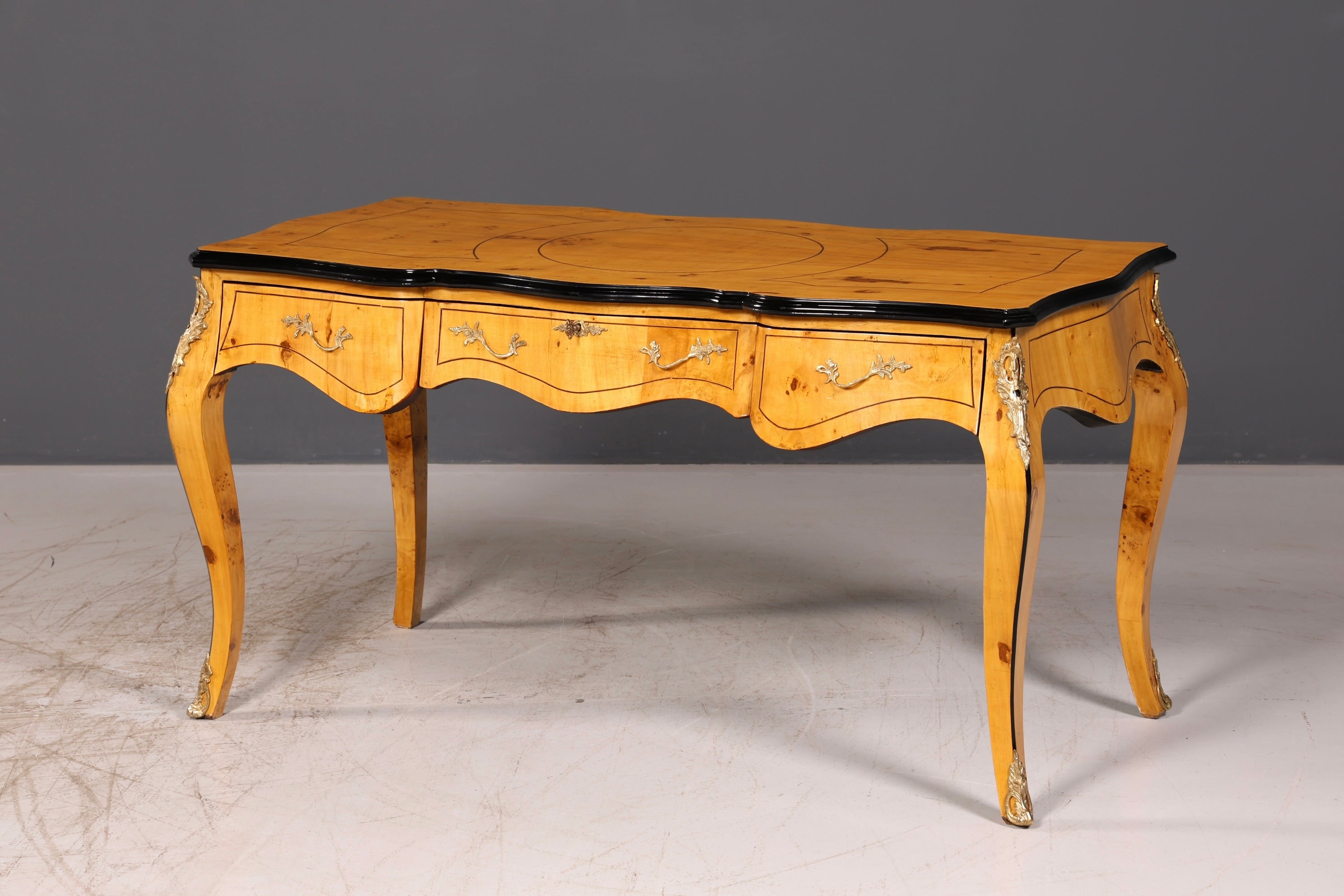 Beautiful Louis XV-style desk French office desk antique-style office table solid wood
