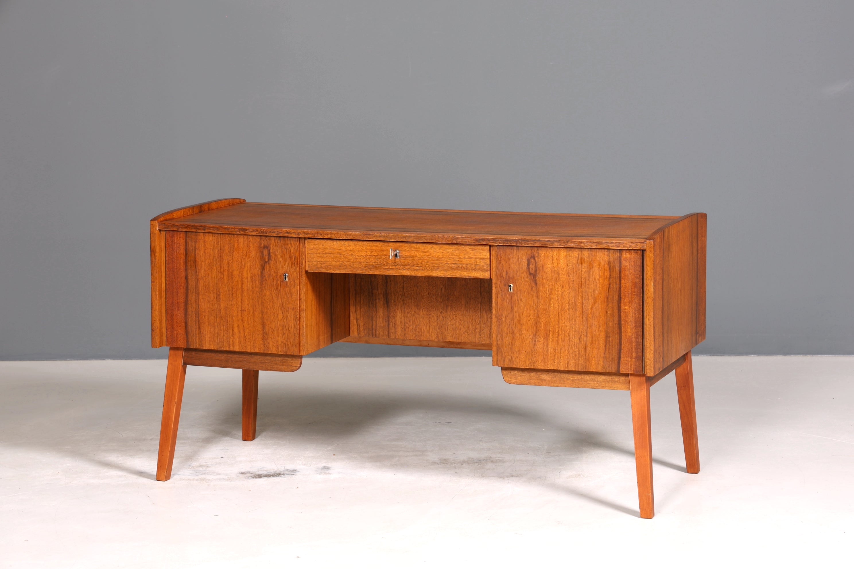 Wunderschöner Mid Century Schreibtisch Danish Design Bürotisch Vintage Office Table