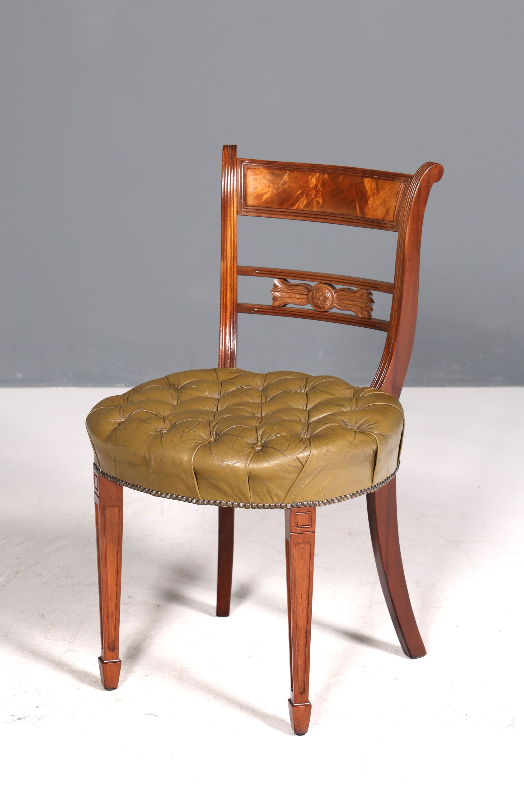 Wunderschöner Chesterfield Stuhl Anno Dom Sekretär Stuhl Englisch echt Leder Küchenstuhl 1 von 4