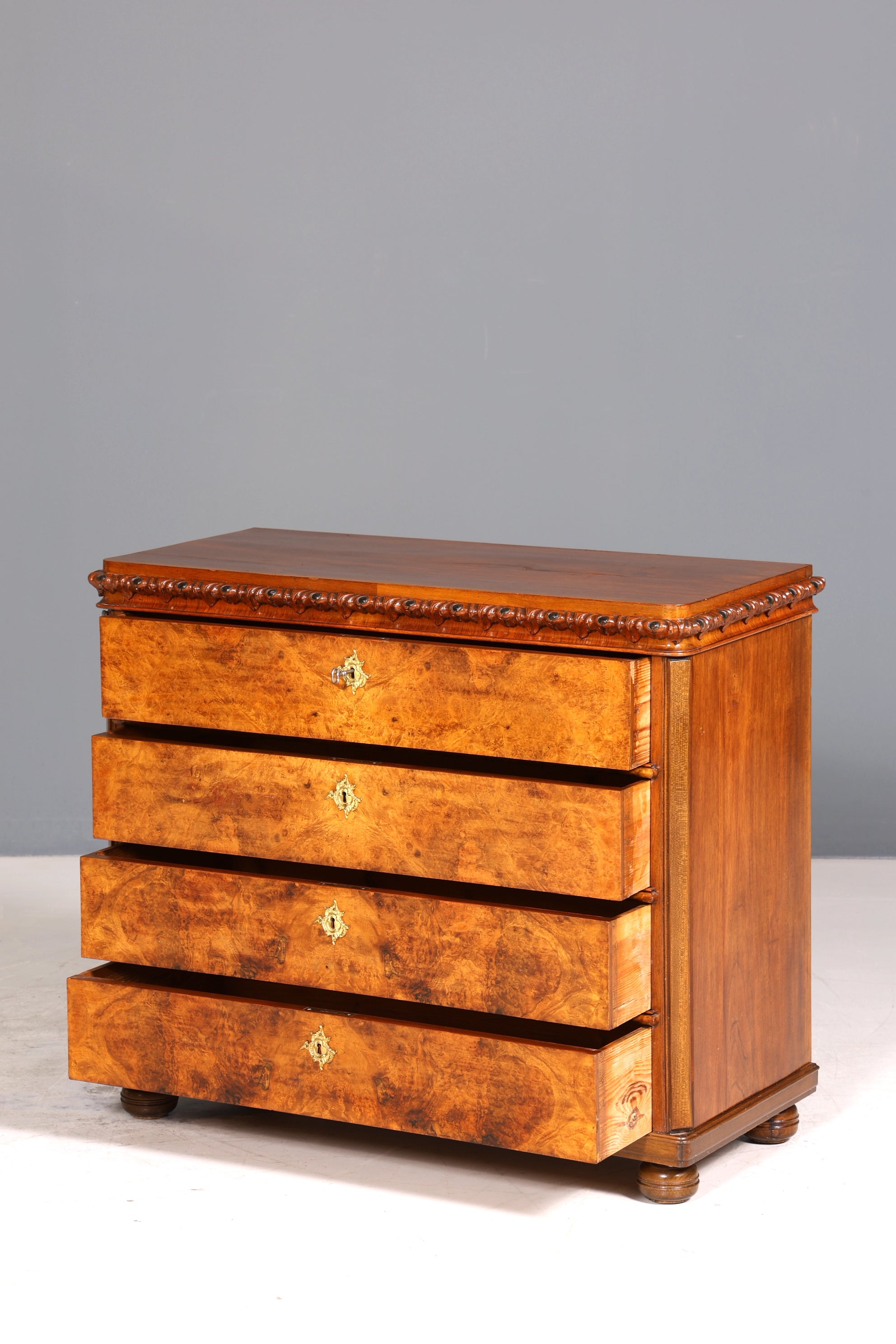 Stilvolle Louis Philippe Kommode Nussbaum Biedermeier Schubladenkommode um 1890