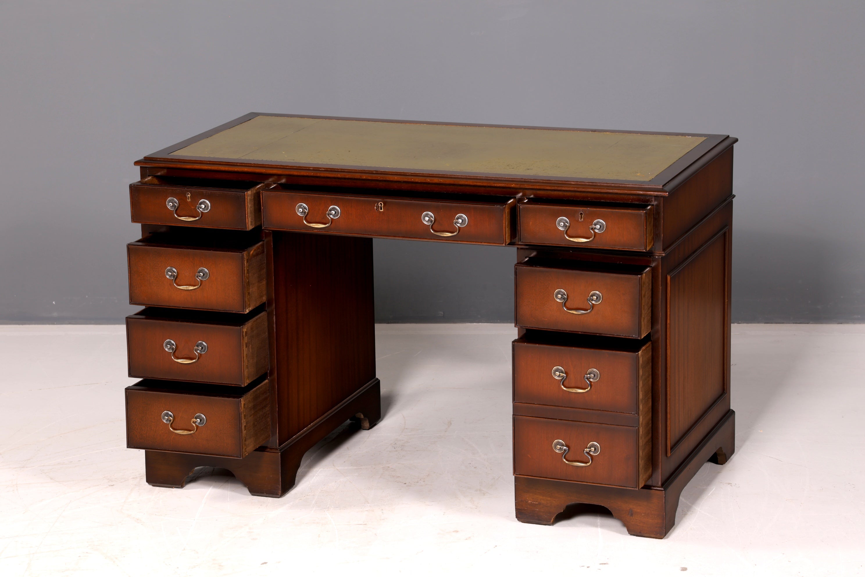 Wunderschöner Englischer Schreibtisch Mahagoni echt Lederauflage Bürotisch Antik Office Desk Vintage