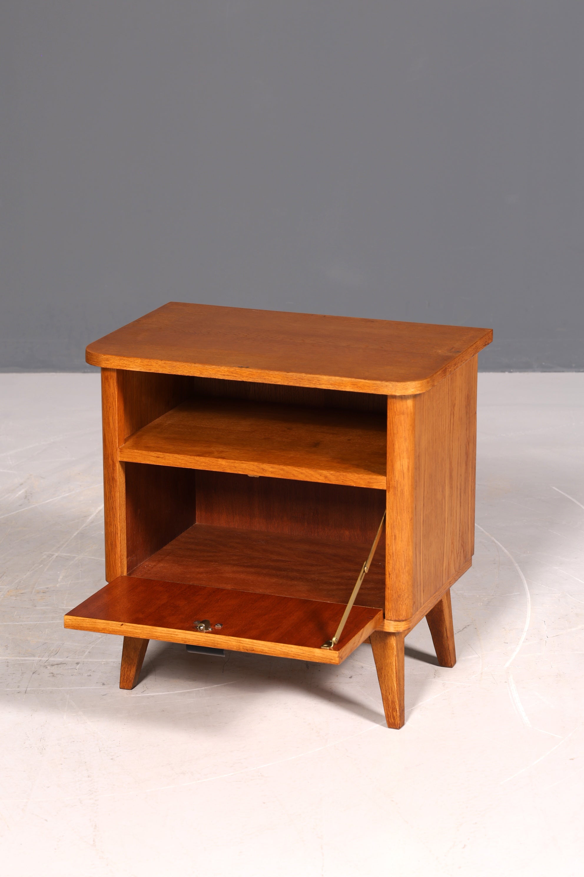 Schlichte Mid Century Kommode Vintage Klappschränkchen Danish Design Nachttisch 2 von 2