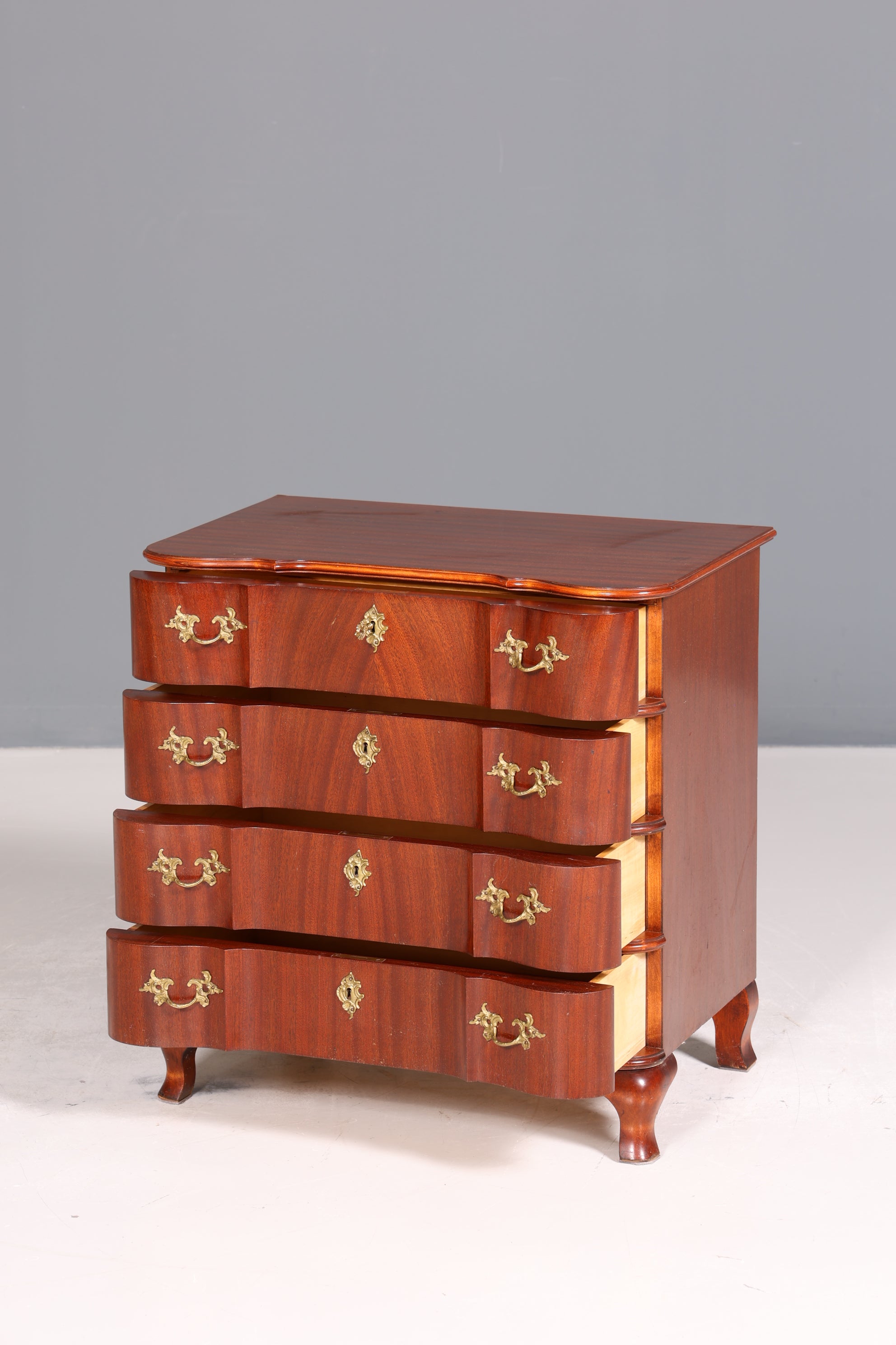 Wunderschöne geschwungene Kommode im Barock Stil Sideboard Englisch Schubladenkommode