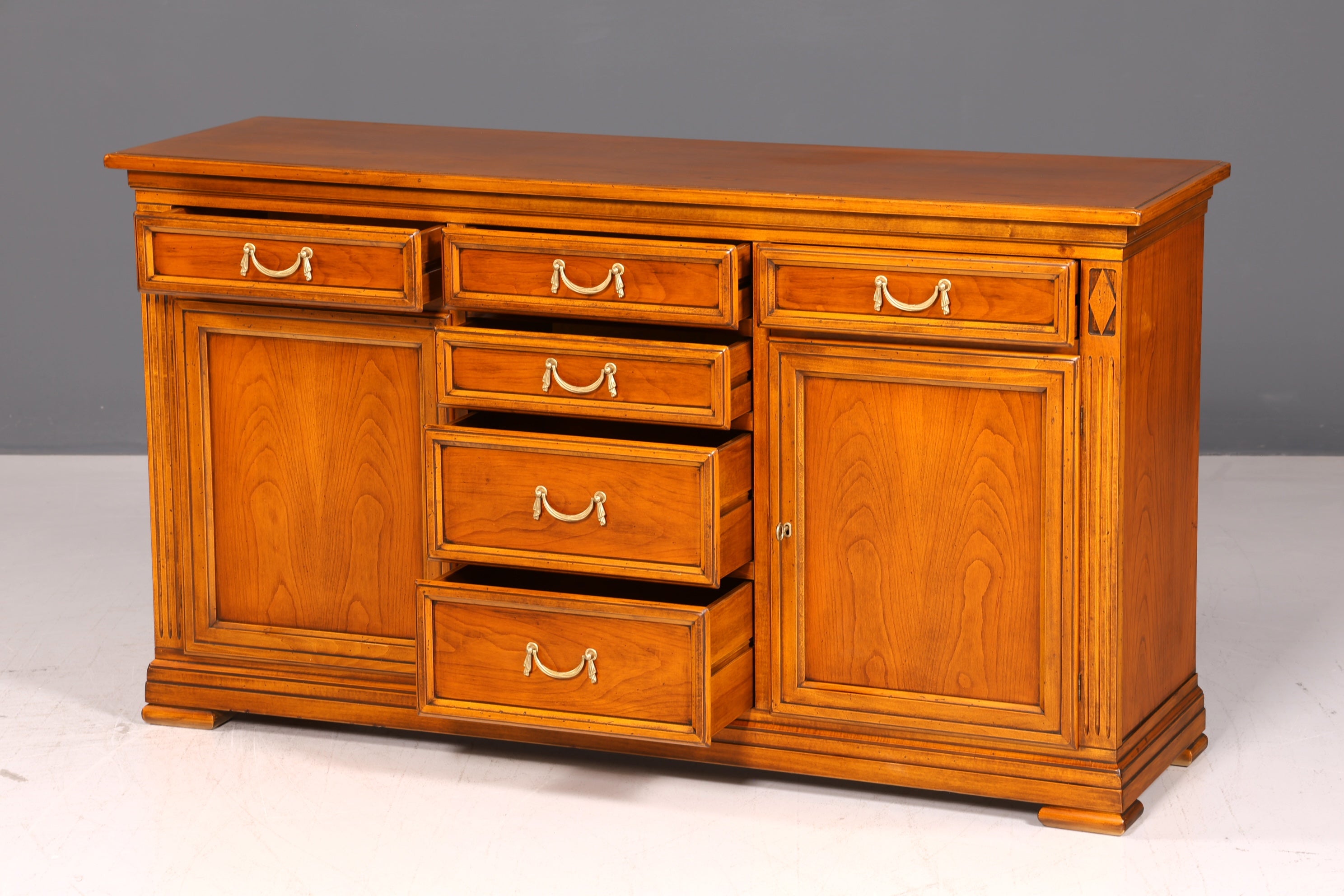 Wunderschönes Original Selva Sideboard Antik Stil Villa Borghese Schrank Kommode Buffet Anrichte