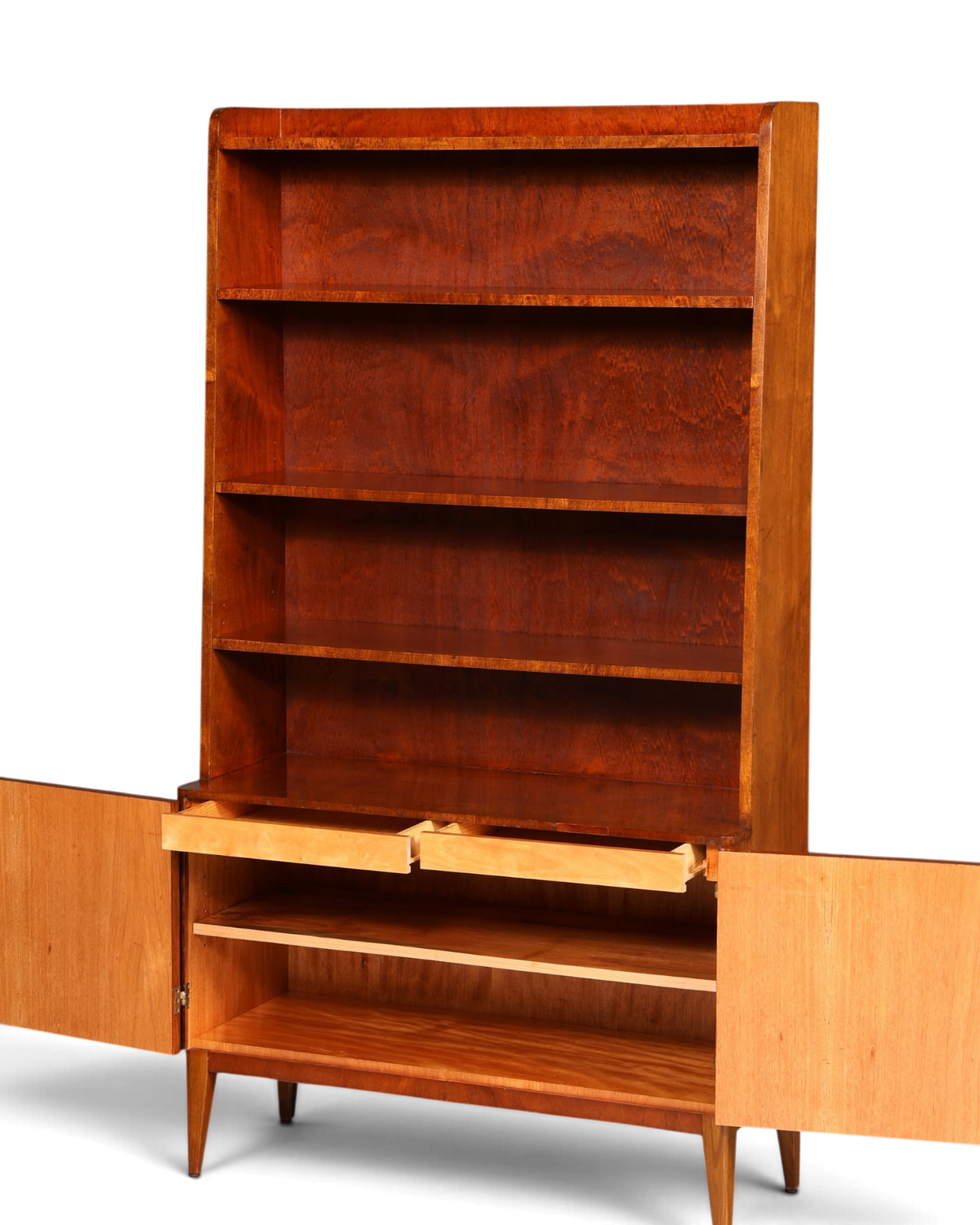 Hauptstadt Möblerei Mid Century Bücherregal aus Nussbaum mit offenen Regalen und Unterschrank im Vintage Design