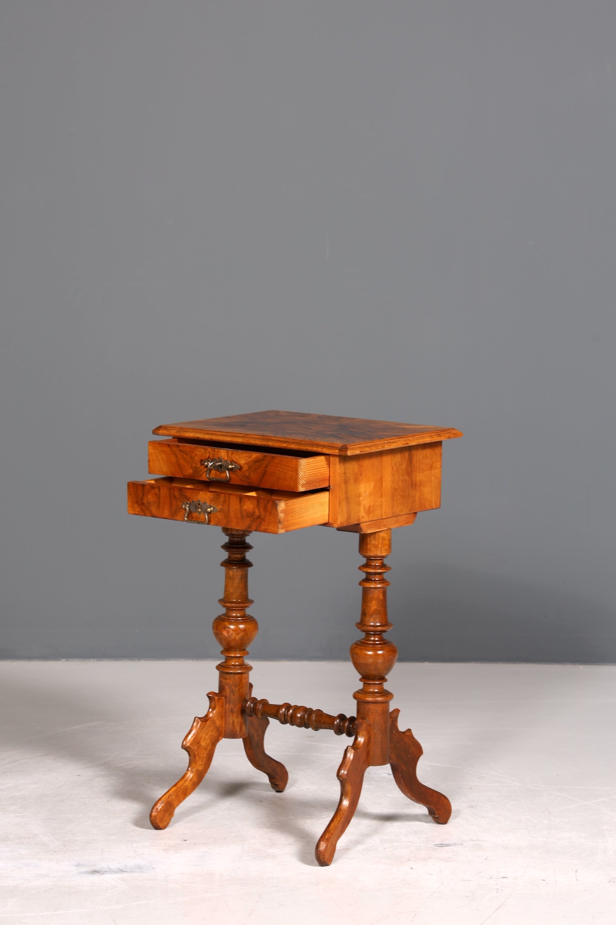 Traumhafter Louis Philippe Beistelltisch Nähtisch Kommode Antik Ablagetisch um 1875