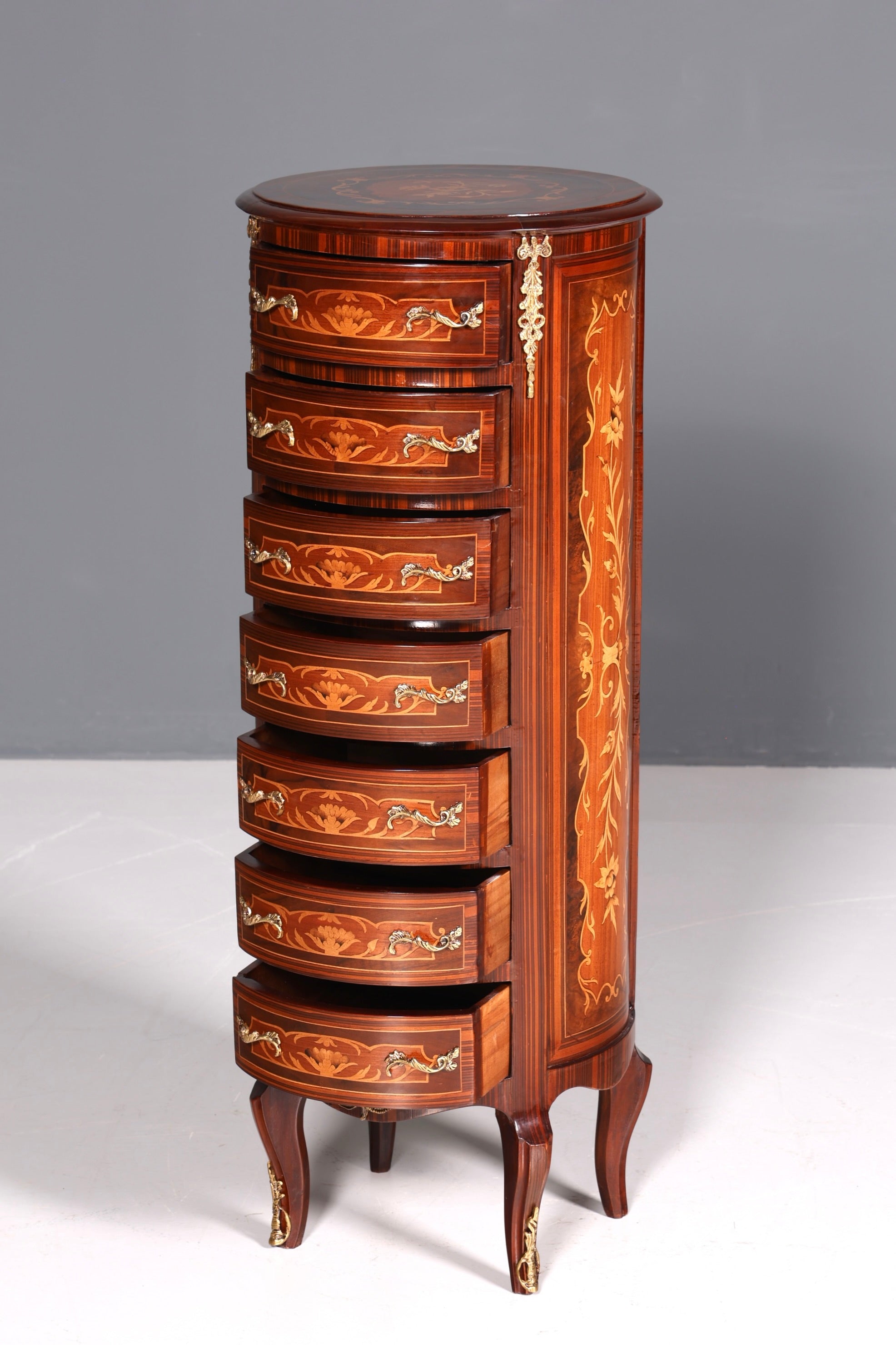 Dreamy Baroque style chest of drawers, vertico with inlaid details, 7-drawer chest