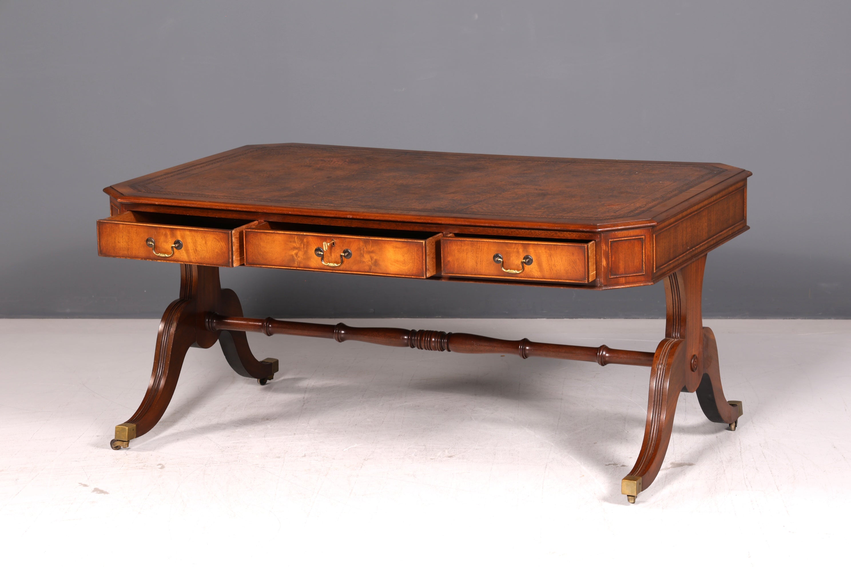 Wunderschöner Englischer Schreibtisch Office Table Mahagoni Partner Desk Echt Lederauflage Regency Partner Desk Bürotisch