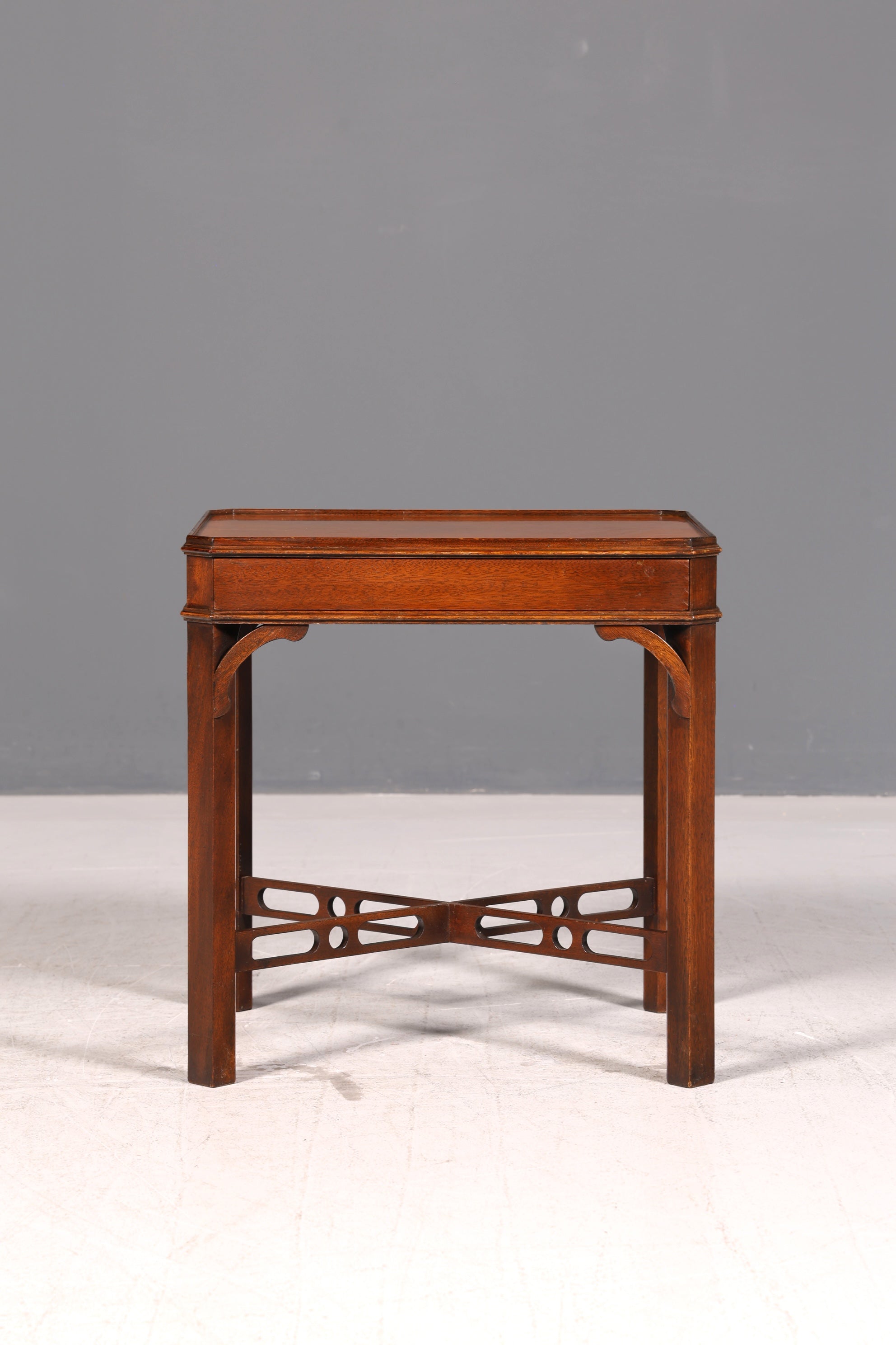 Edler Englischer Beistelltisch der Marke Bevan Funnell Mahagoni Side Table Ablagetisch Antik Vintage