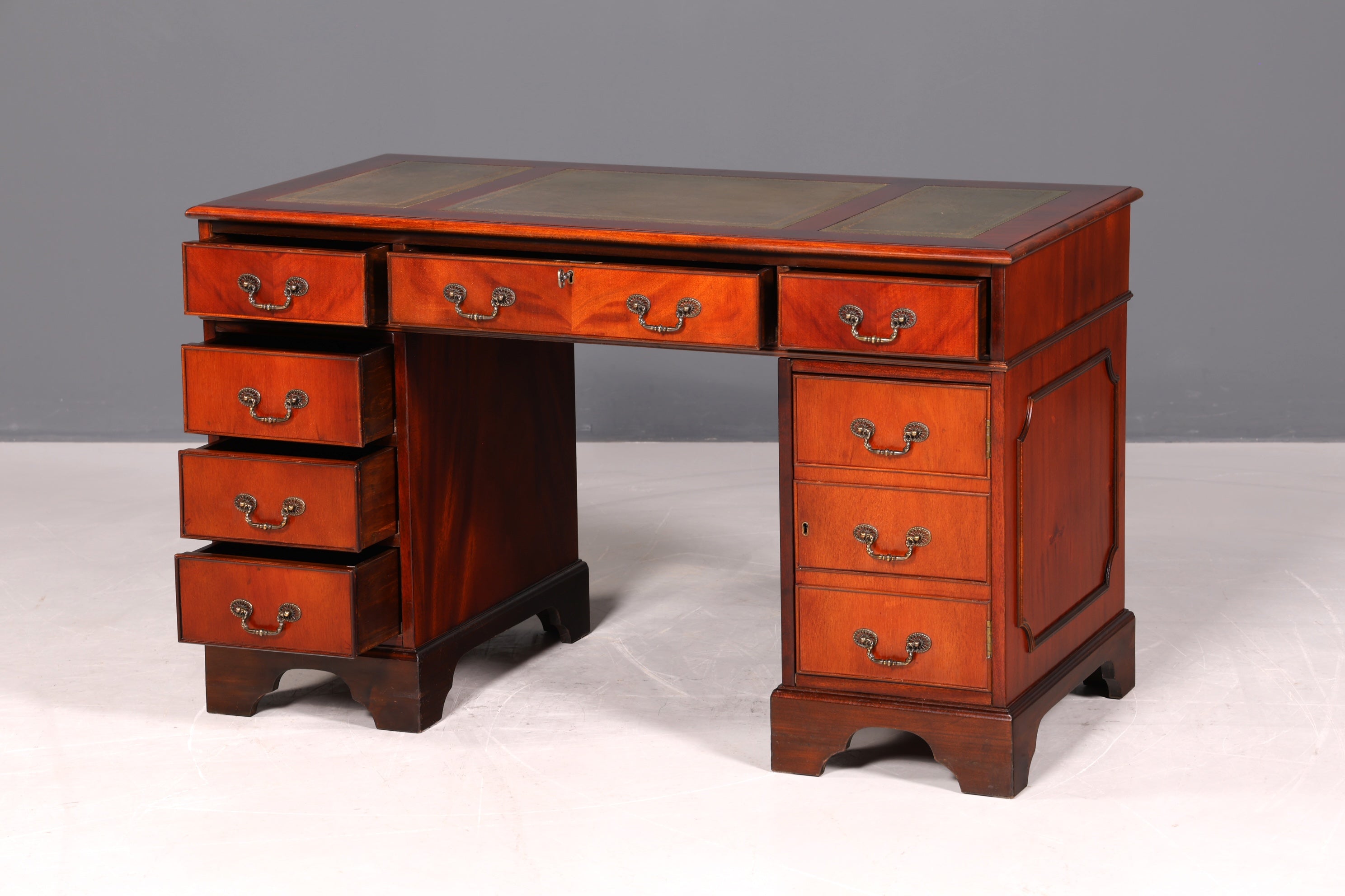 Wunderschöner Englischer Schreibtisch echt Lederauflage Bürotisch Antik Stil Office Desk