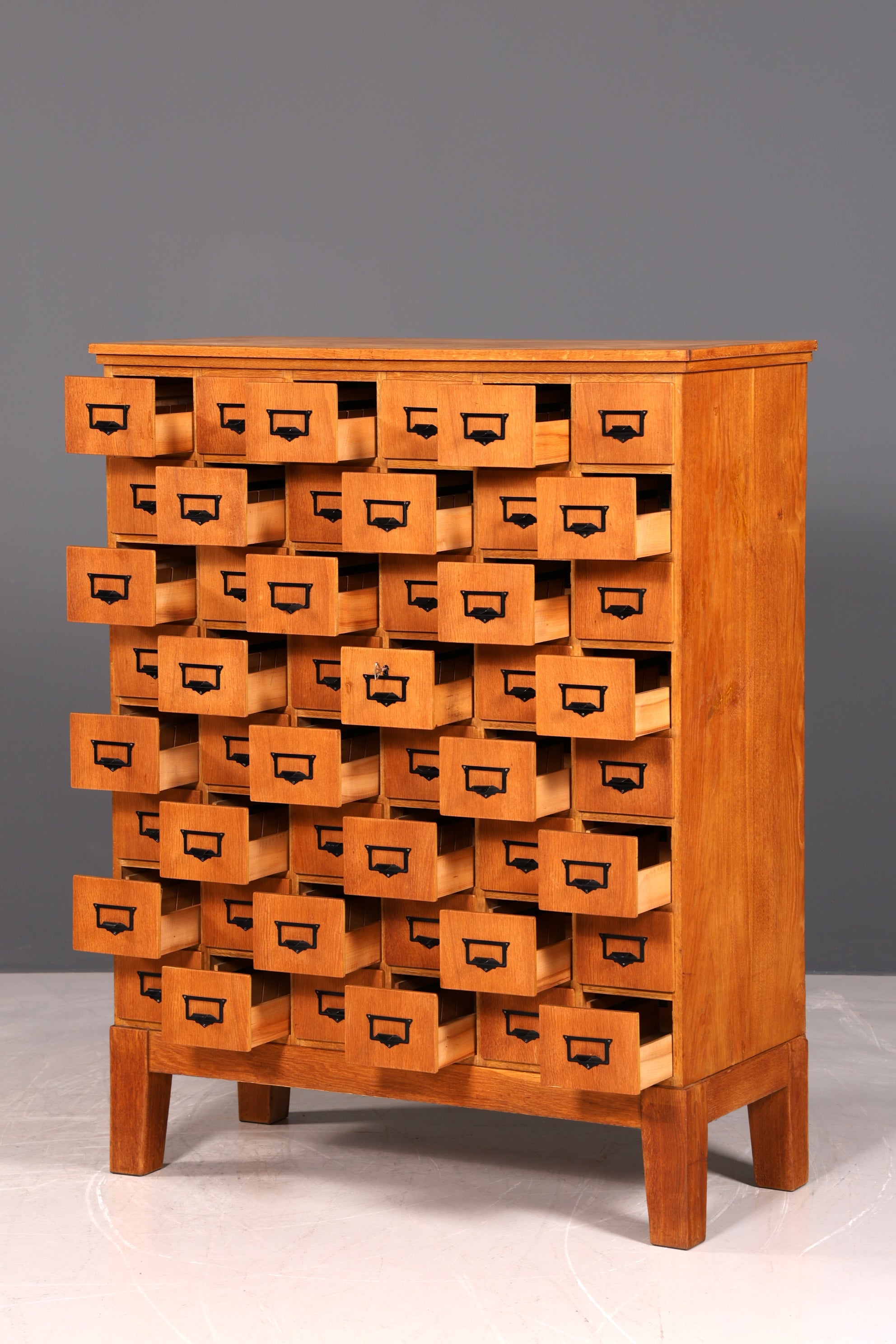 G245 Finish Wunderschöne Mid Century Kommode Vintage Bauhaus Apotheker Schrank Retro Schubladenkommode (Kopie)