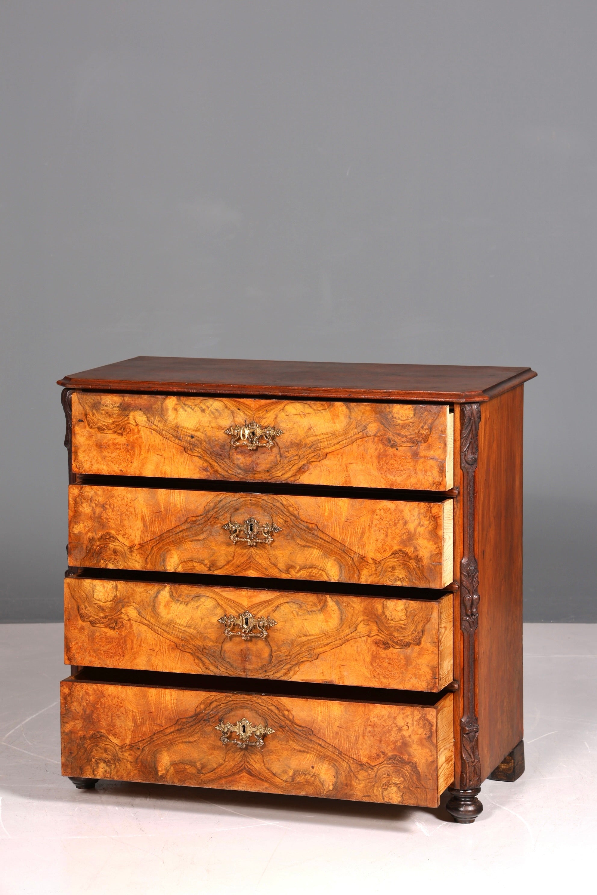 Wunderschöne Louis Philippe Kommode Nussbaum Gründerzeit Schubladen Kommode Sideboard um 1880