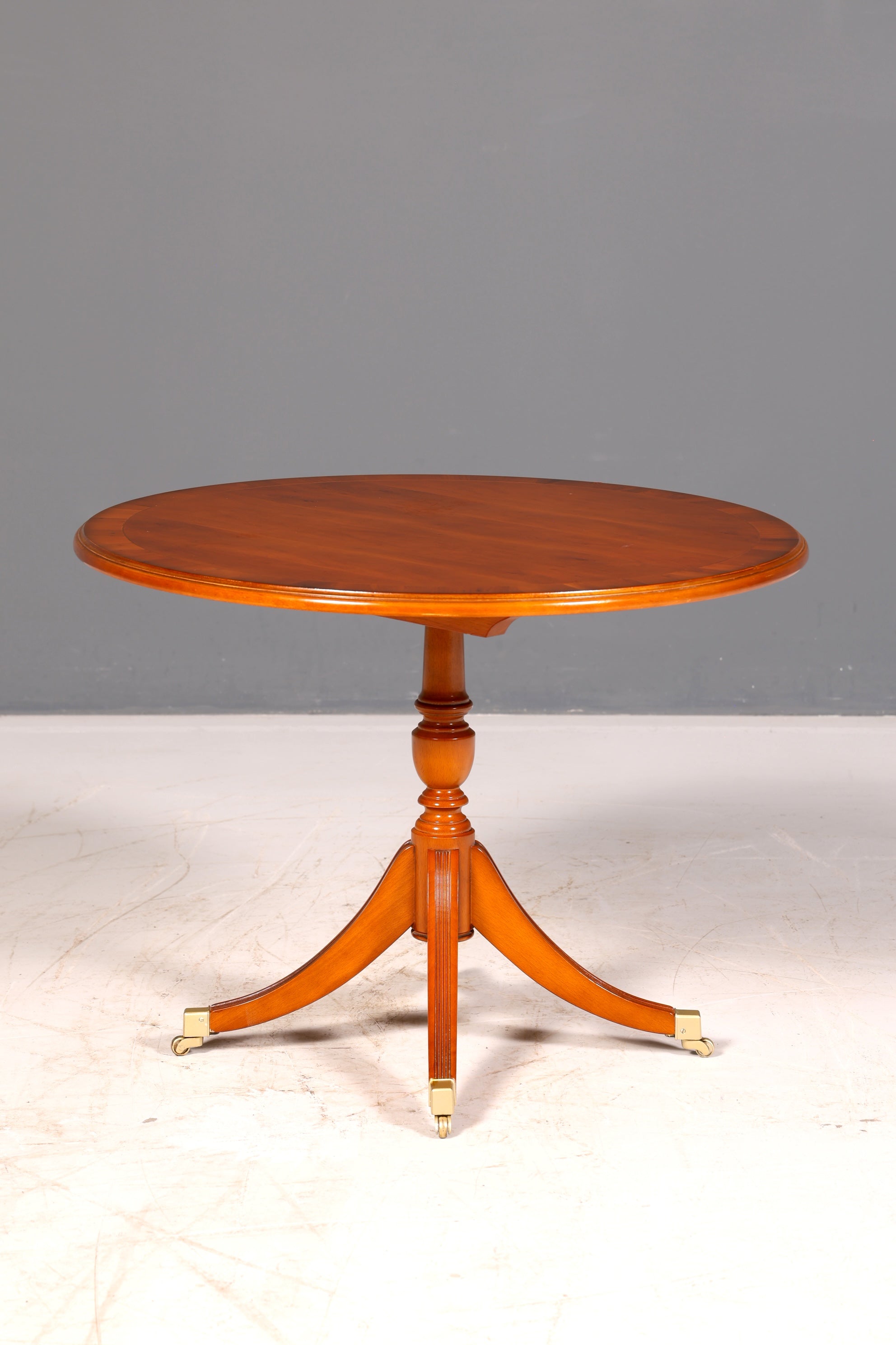 Traumhafter Original Heldense Couchtisch Eibe Englisch Antik Ablagetisch Regency Beistelltisch Rund Vintage