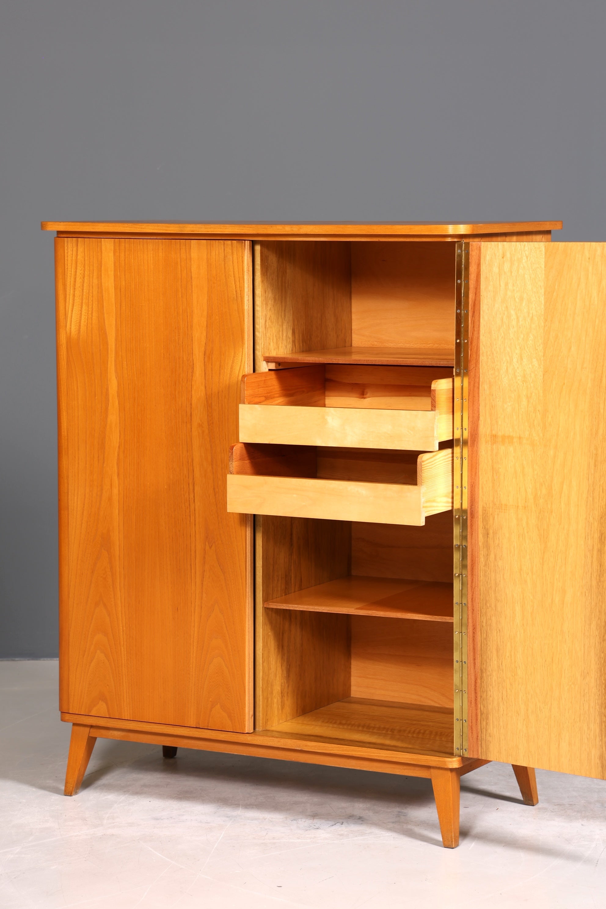 Traumhafter Mid Century Kleiderschrank Vintage Schrank Aktenschrank Retro Wäscheschrank