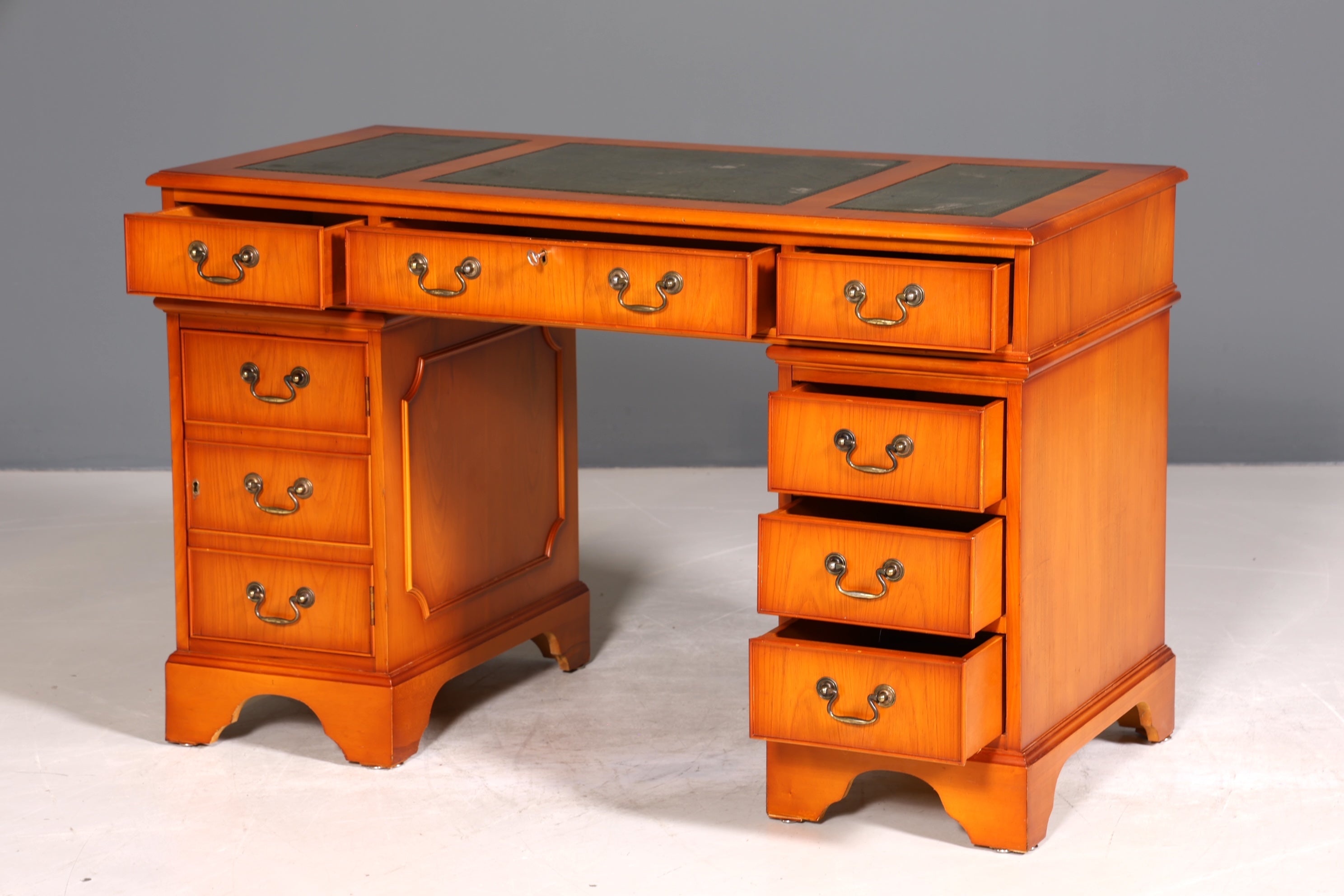 Wunderschöner Englischer Schreibtisch Englisch Eibe Desk Leder Auflage Antik Stil Bürotisch Office Desk