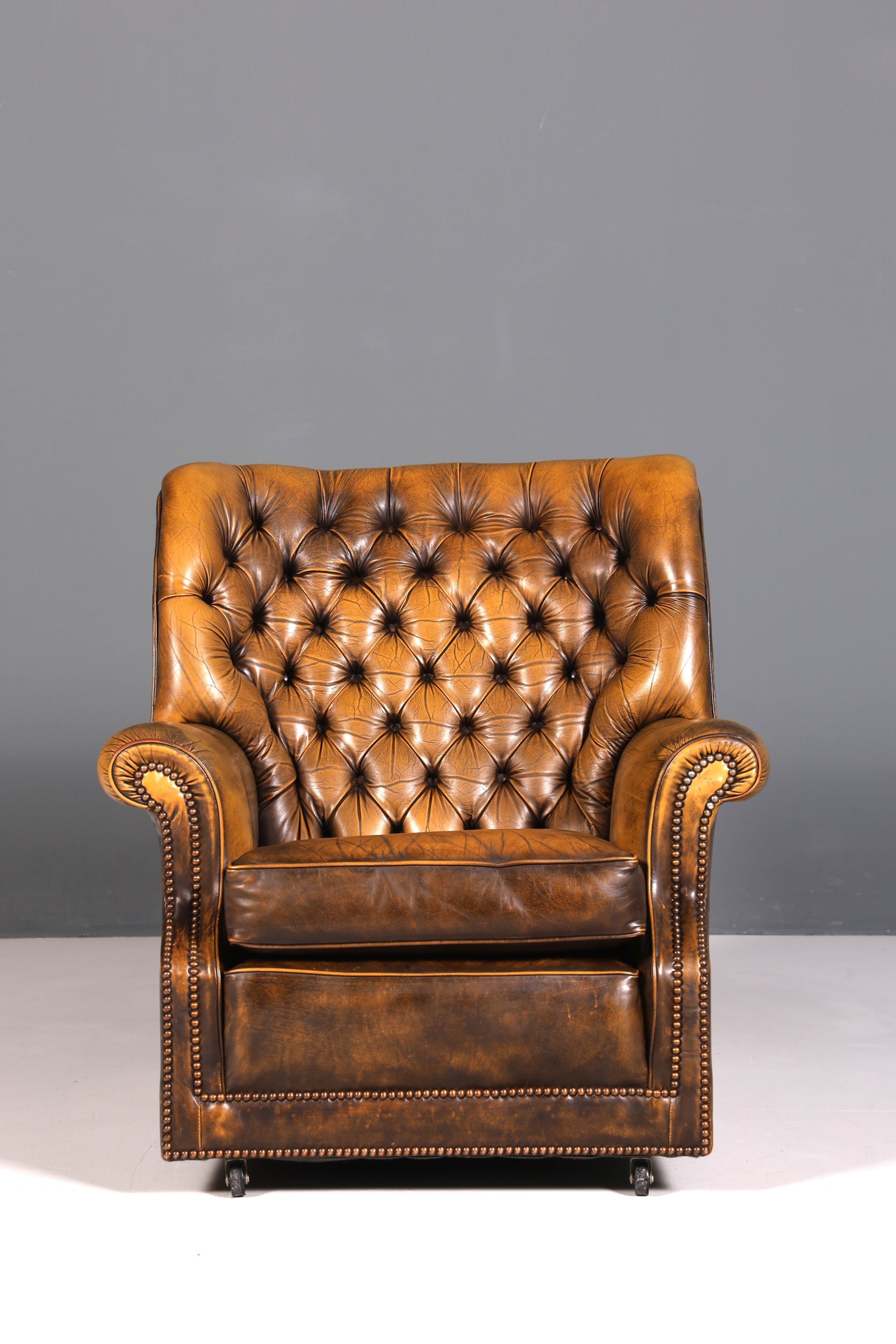 Stilvoller Original Chesterfield Sessel Englischer Armlehnsessel Englisch Herrensessel 1 von 2