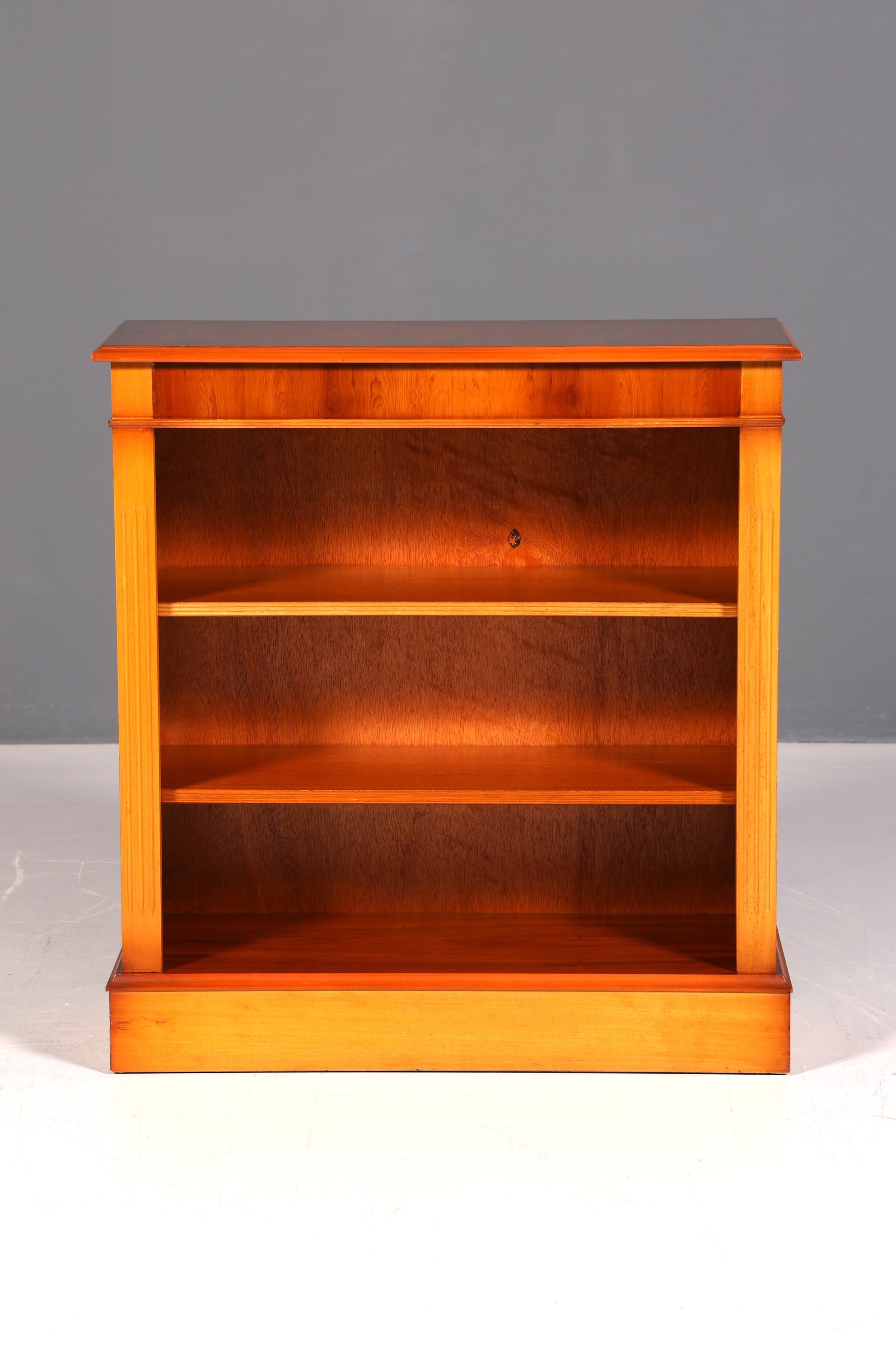 Wunderschönes Englisches Bücherregal Eibe Antik Stil Regal Bookshelf Buchablage Vintage 60s