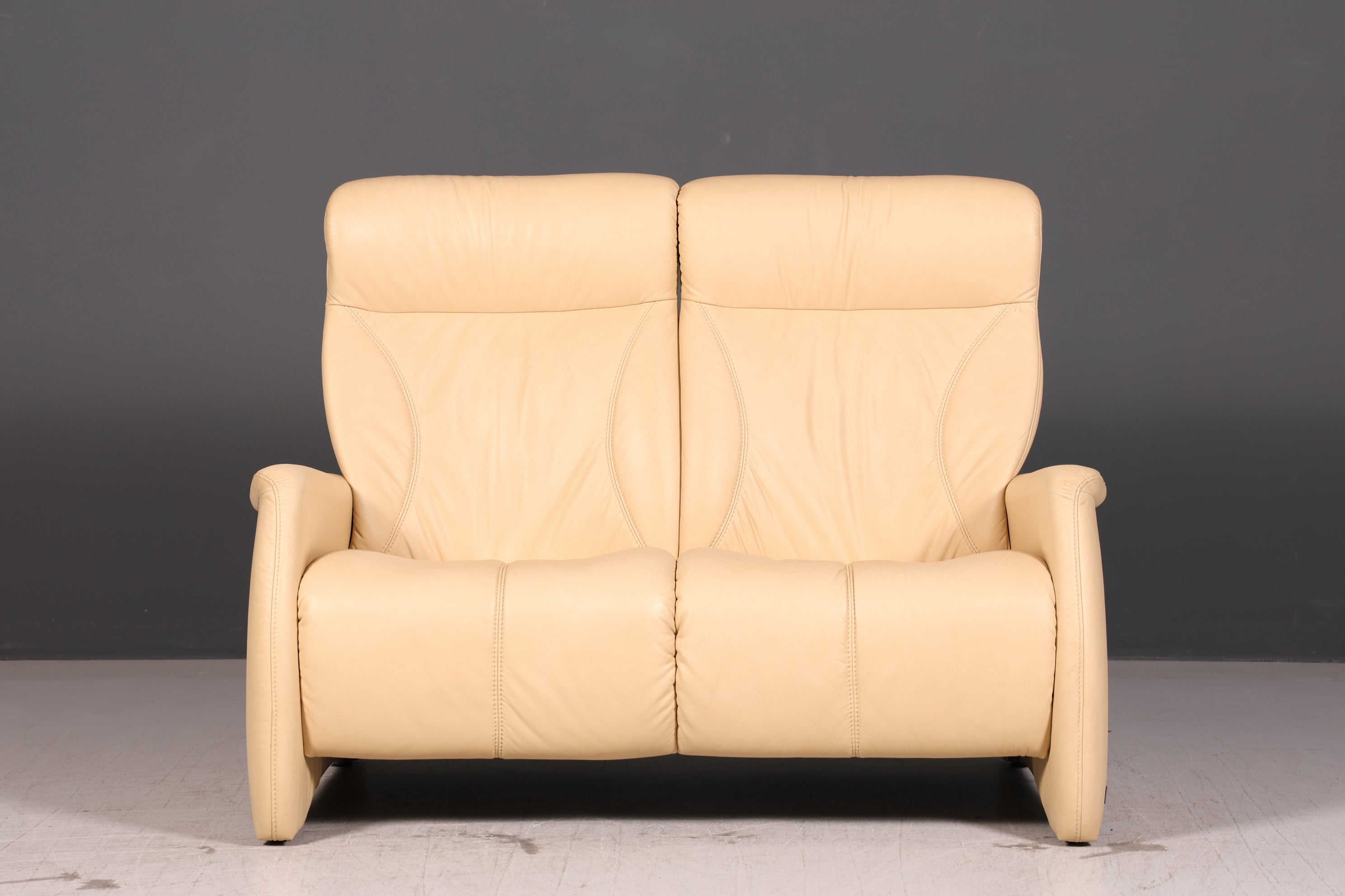 Edles Himolla Cumuly 2-Sitzer Ledersofa mit Hocker Echtleder Creme Relaxsofa Couch Sofa Vintage